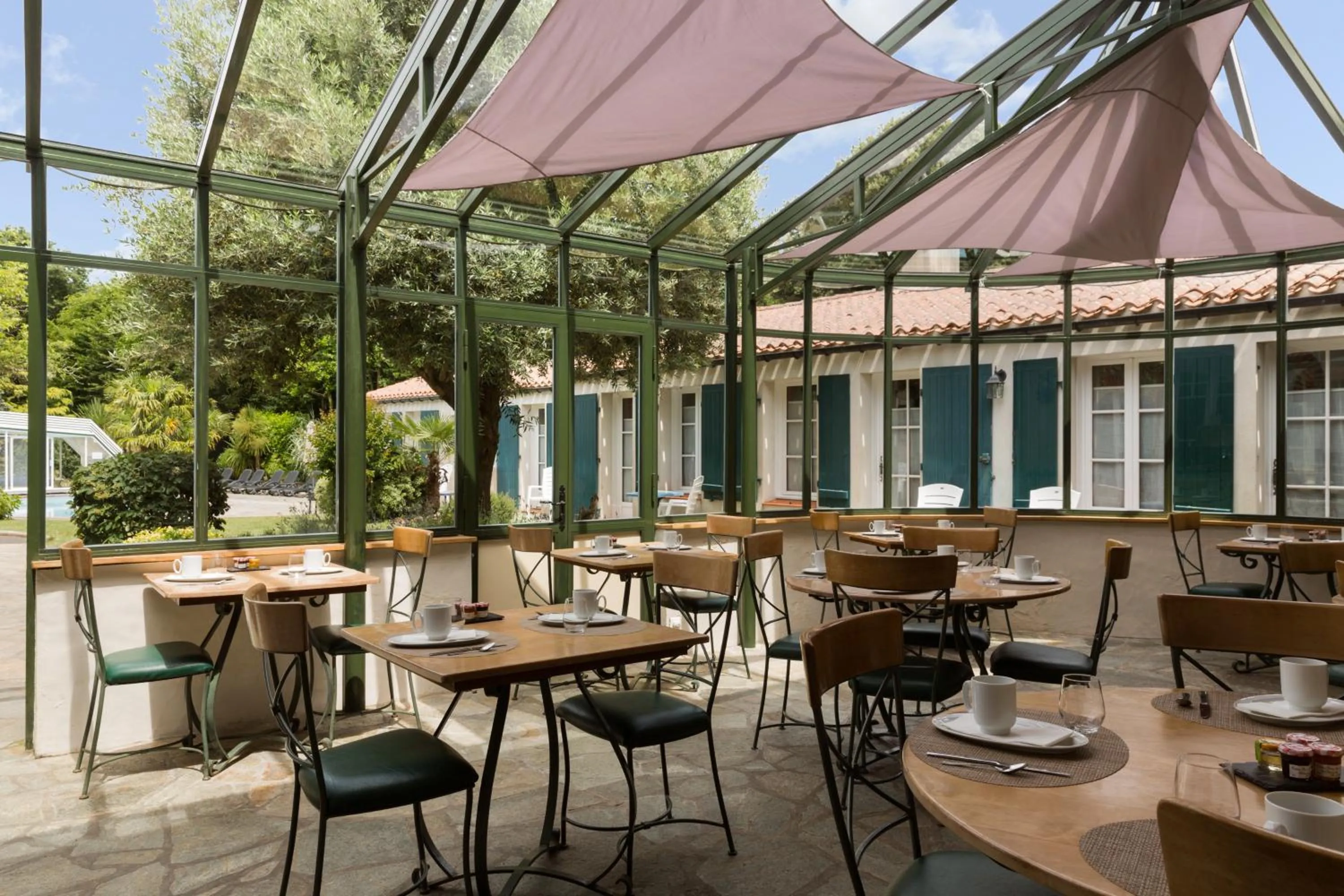 Buffet breakfast in Domaine Le Martinet, The Originals Relais