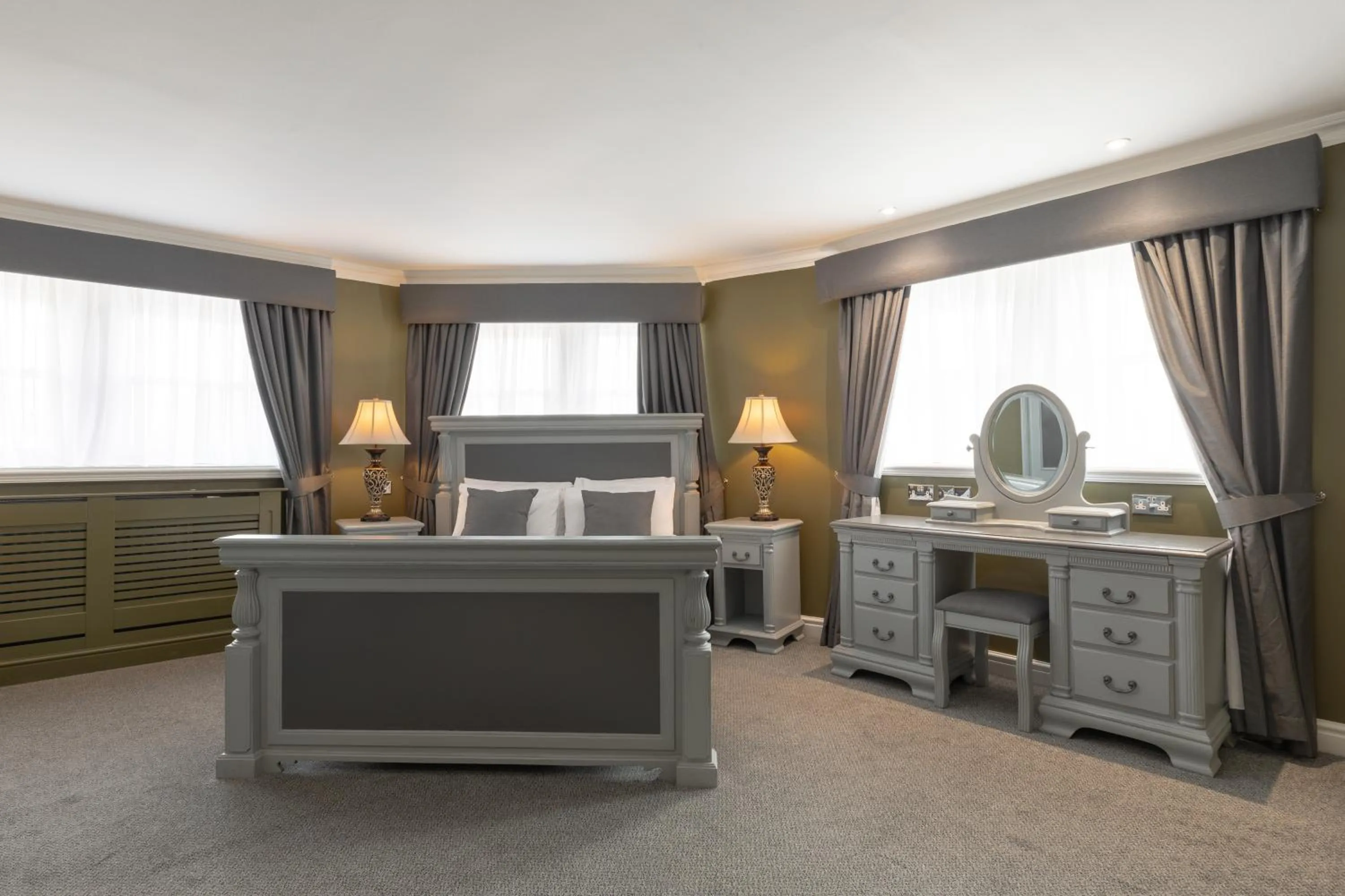 Bed in The Sir Thomas Hotel