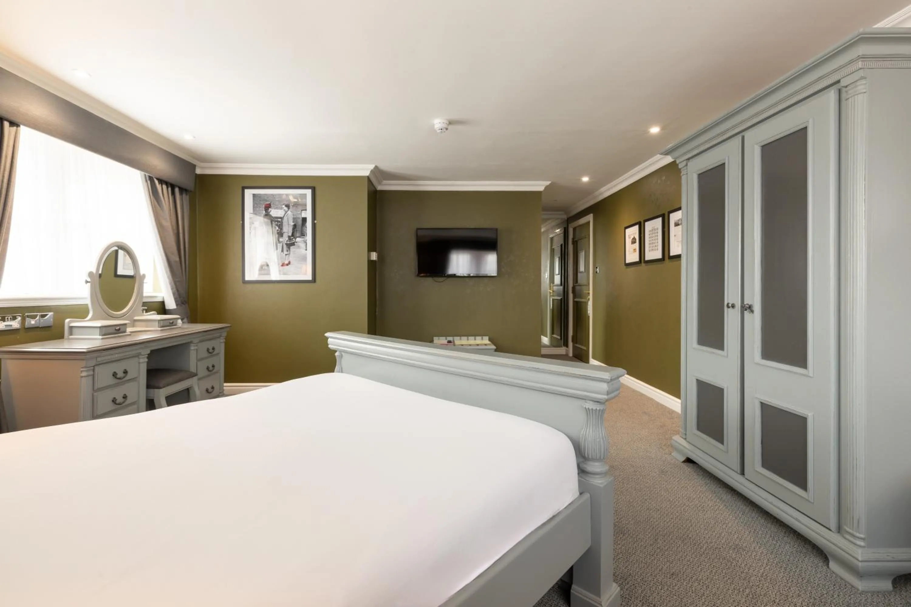 Bed in The Sir Thomas Hotel