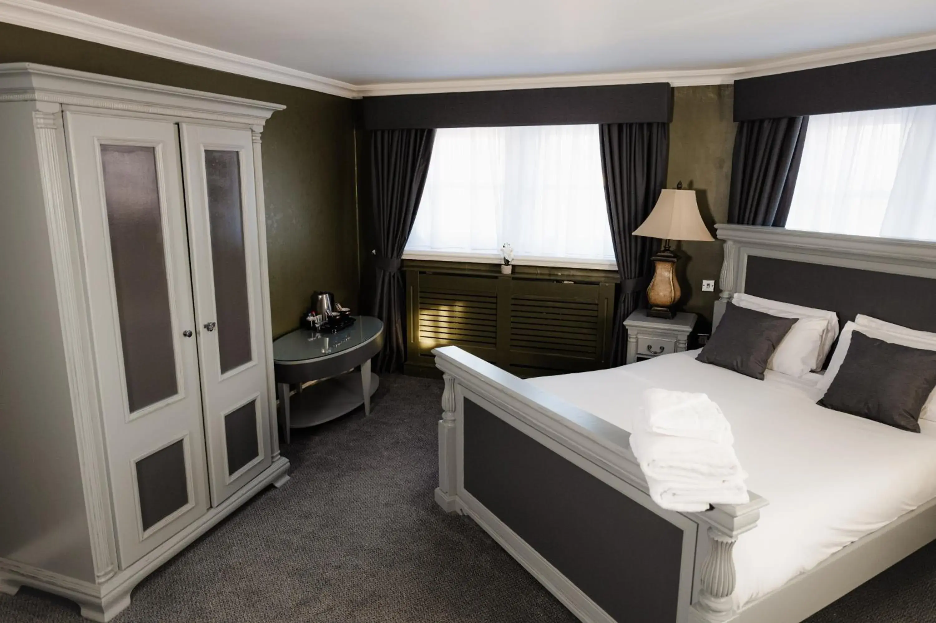 King Room in The Sir Thomas Hotel King Room in The Sir Thomas Hotel