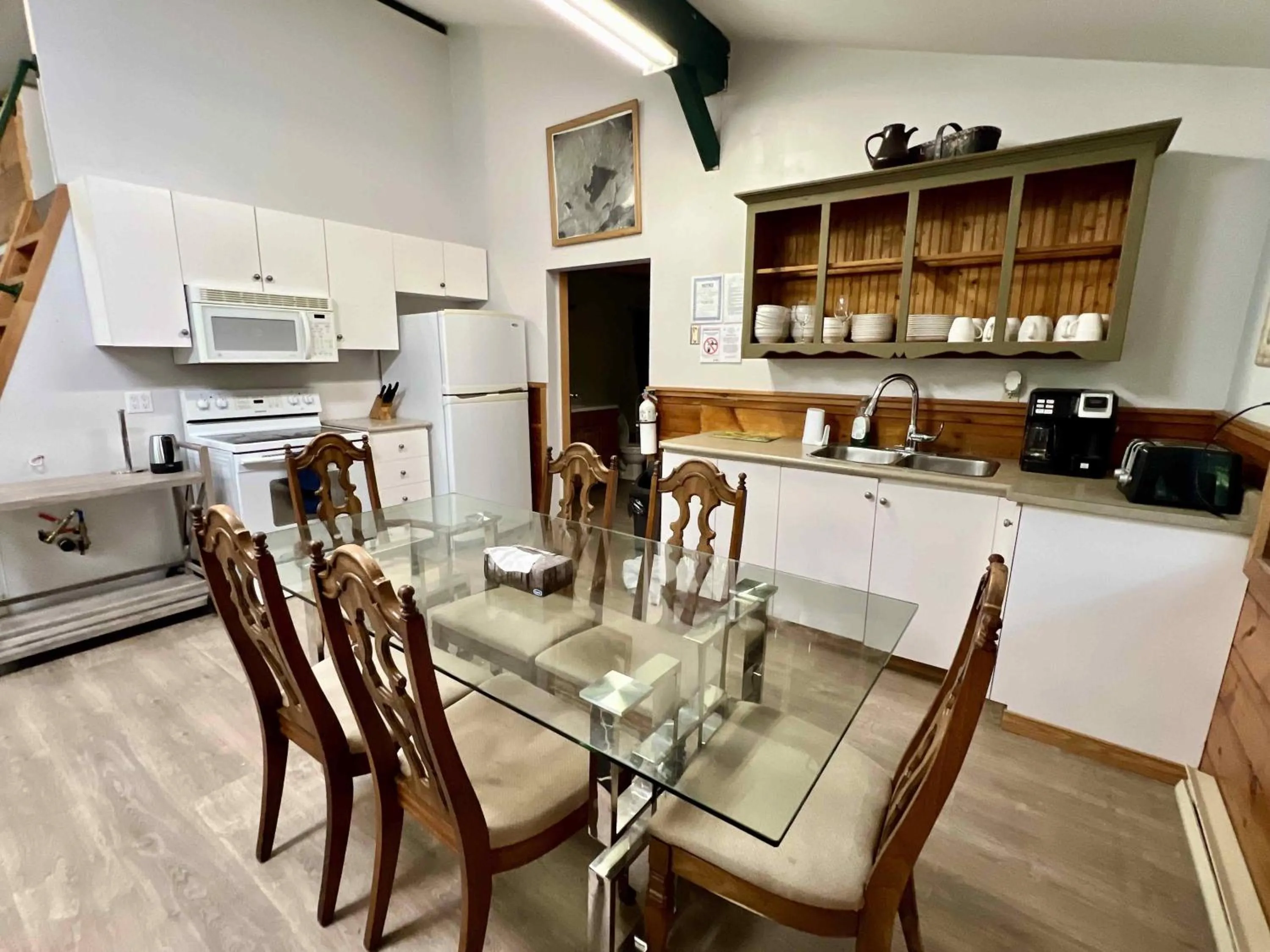 Property building in High Falls Bay Cottages, Camping & Waterpark