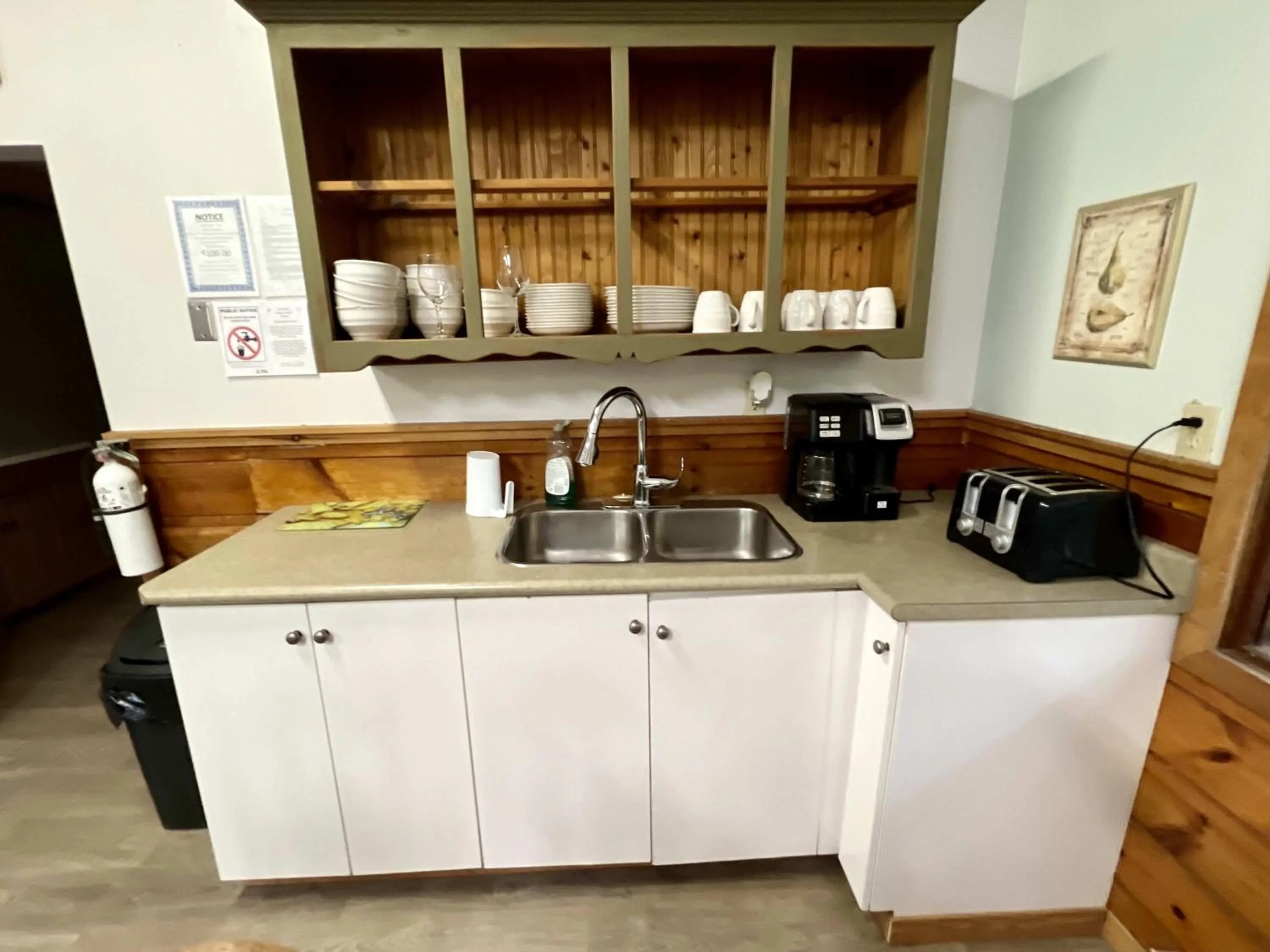 High Falls Bay Cottages, Camping & Waterpark