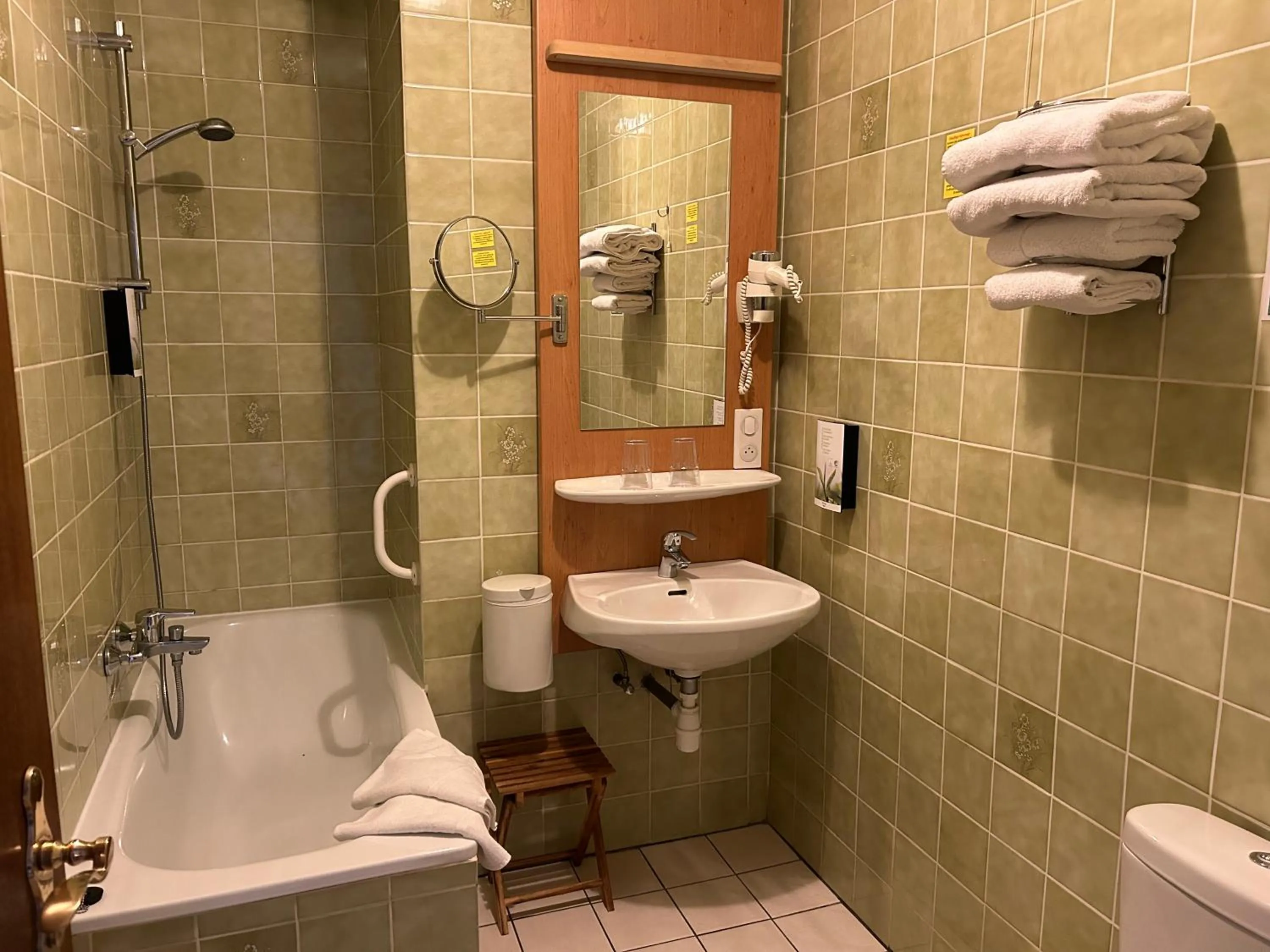 Toilet in Auberge Des Mésanges