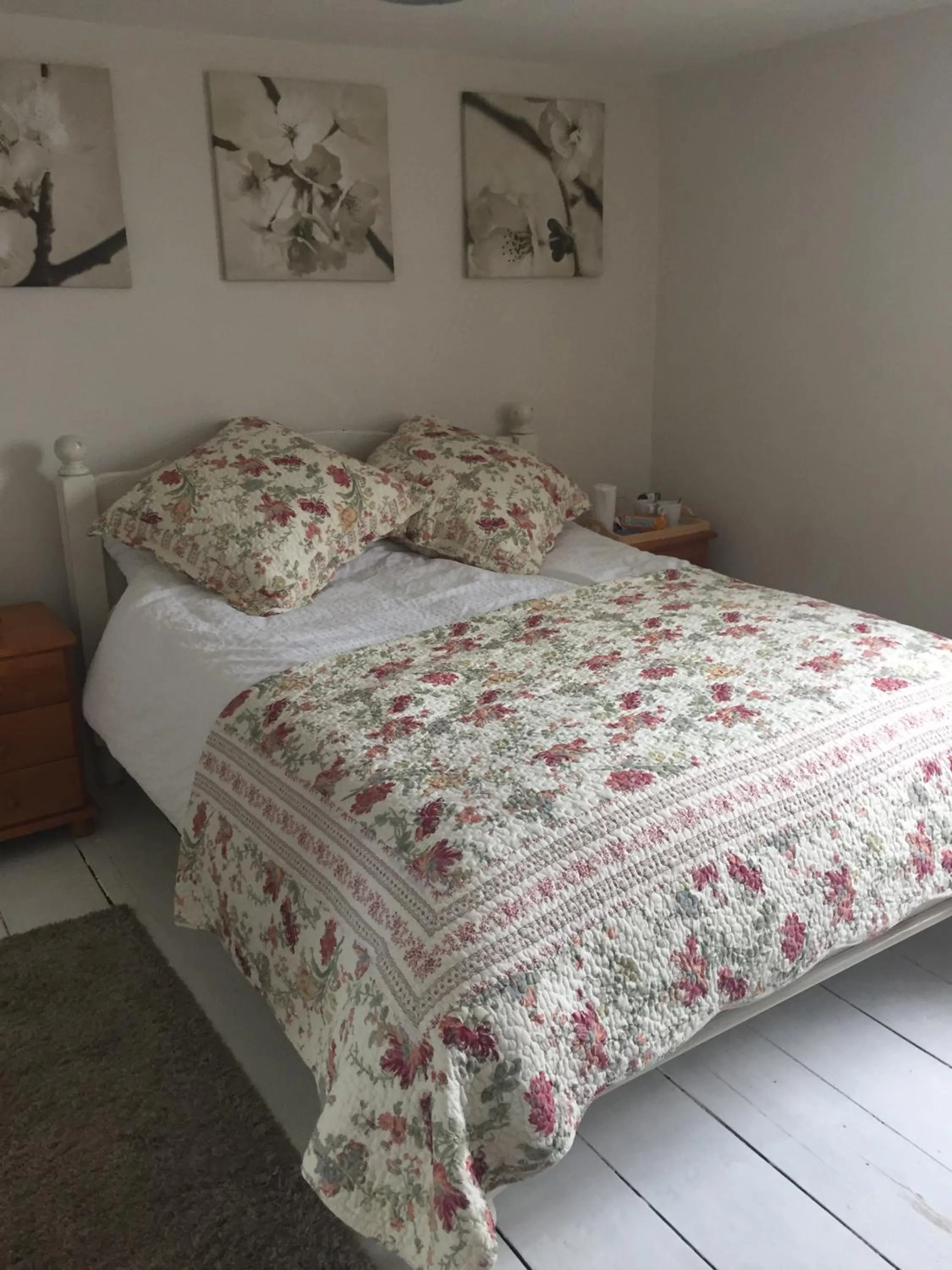 Bedroom in Red Lion Inn