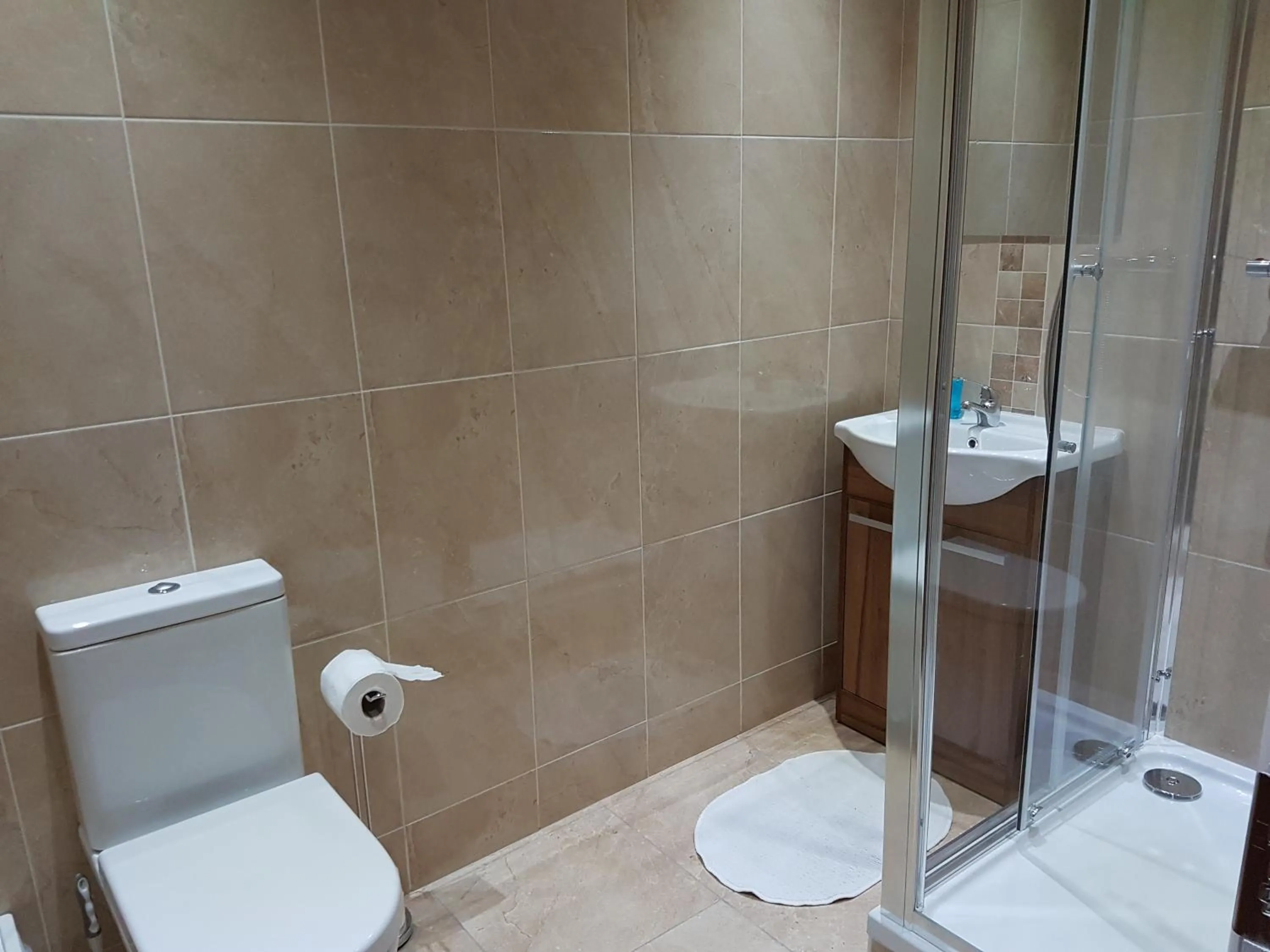 Shower in Grant Rooms