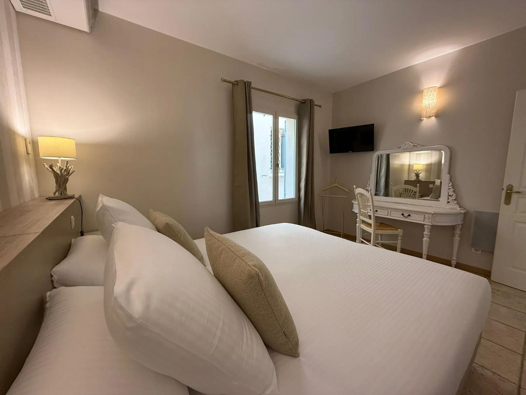 Bed in CÉRÈS - Boutique-Hôtel & Spa