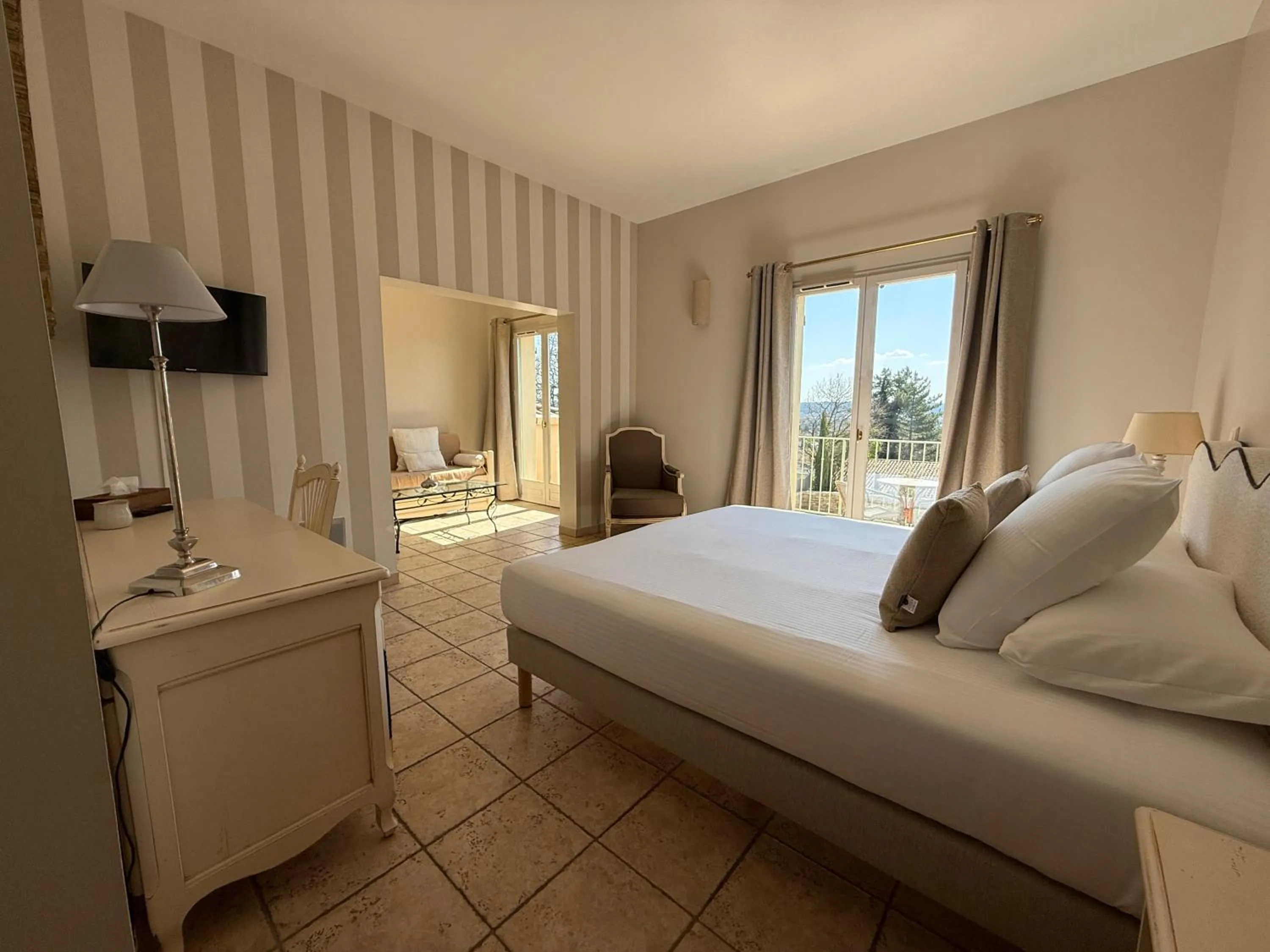 TV and multimedia, Bed in CÉRÈS - Boutique-Hôtel & Spa