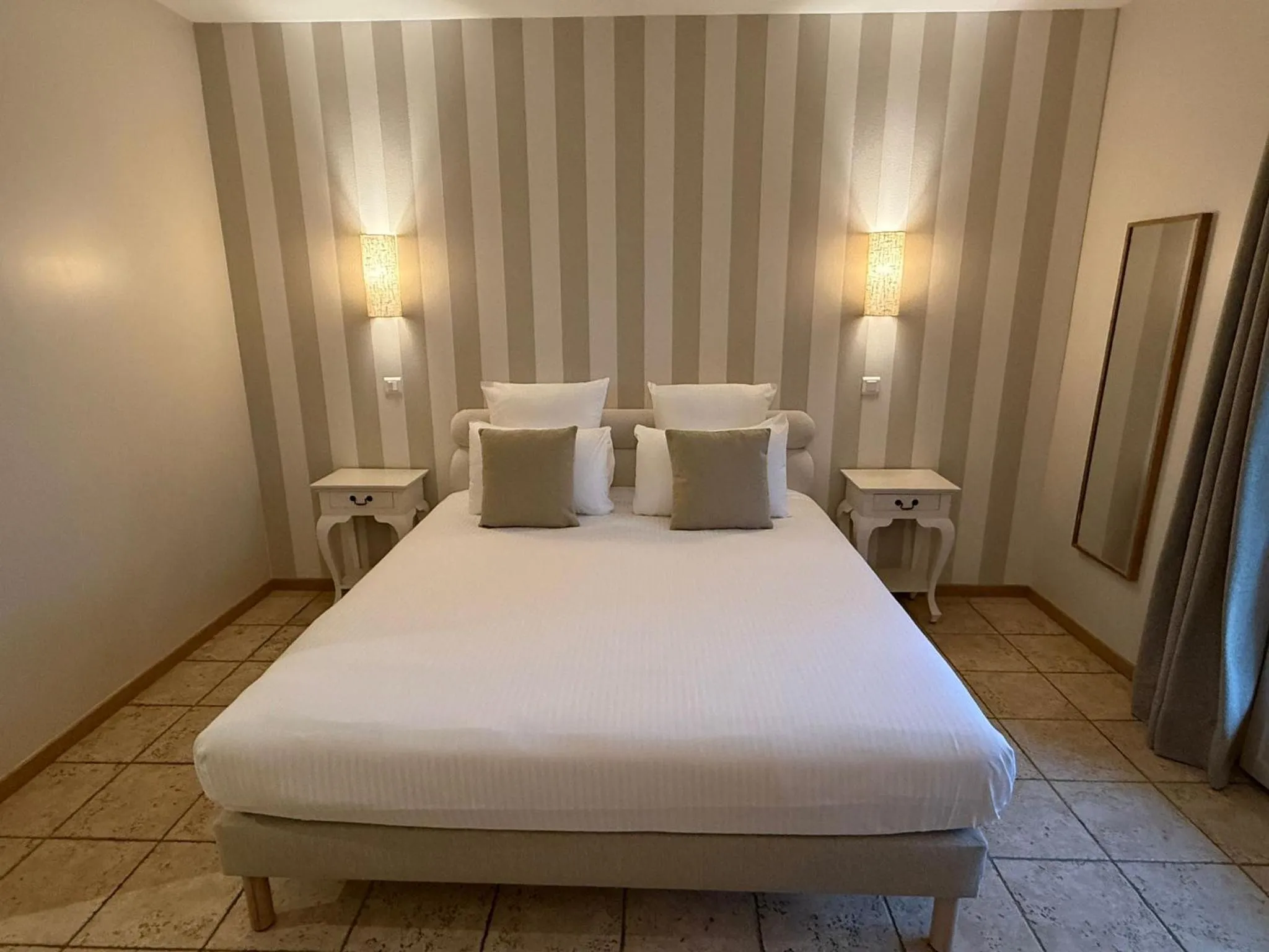 Bed in CÉRÈS - Boutique-Hôtel & Spa