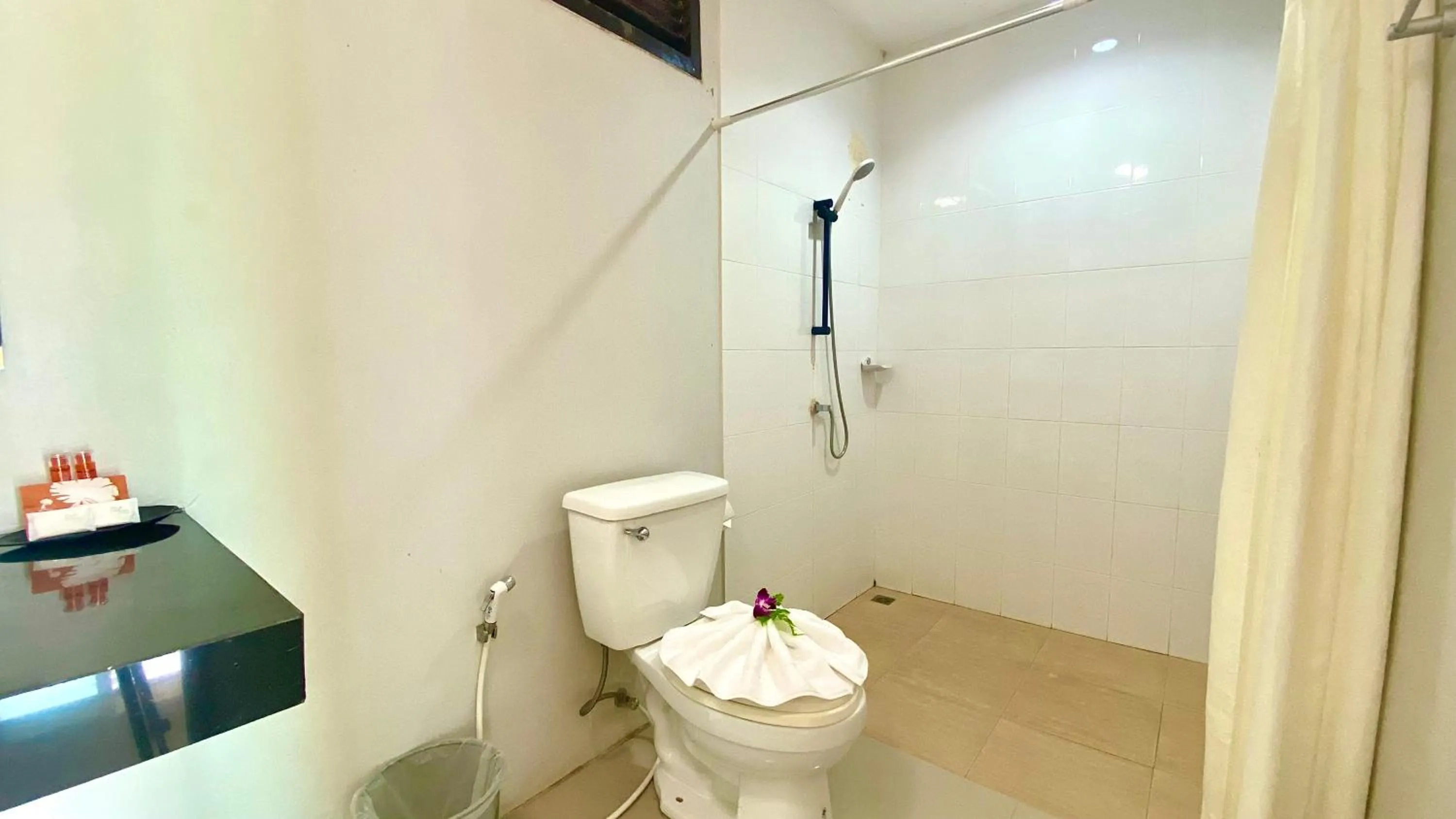 Shower in Kuapa Resort