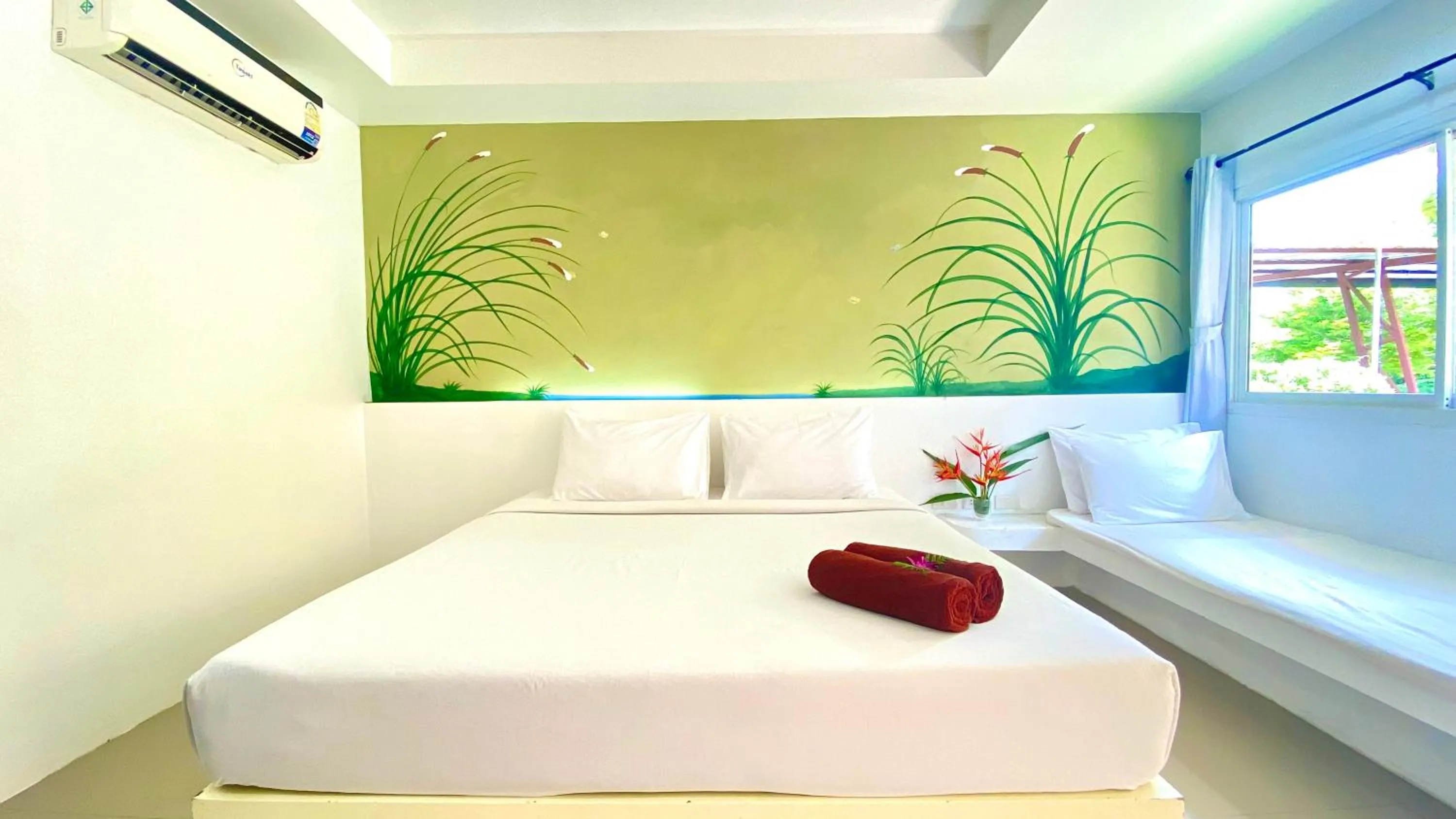 Shower, Bed in Kuapa Resort