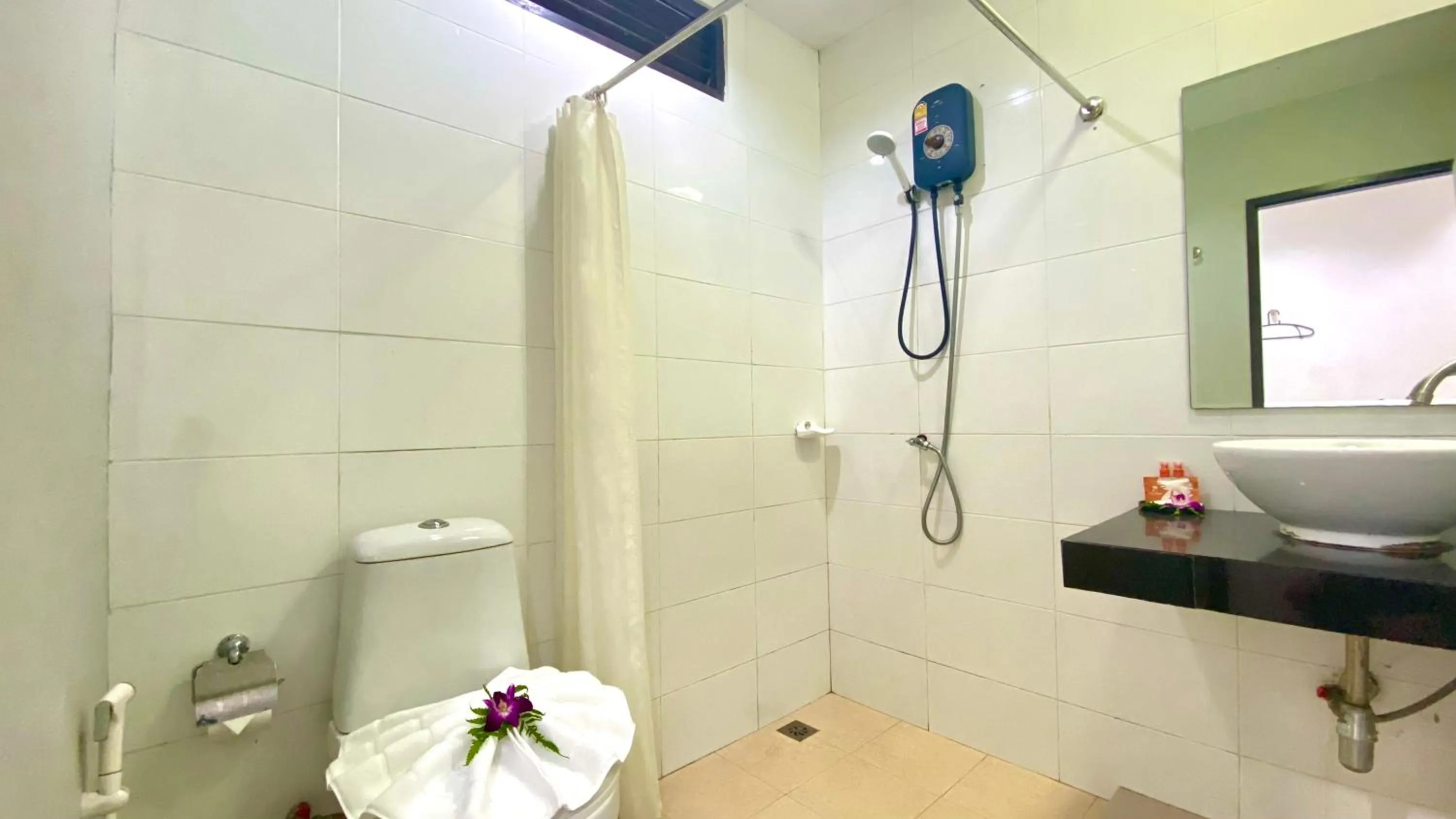 Shower in Kuapa Resort
