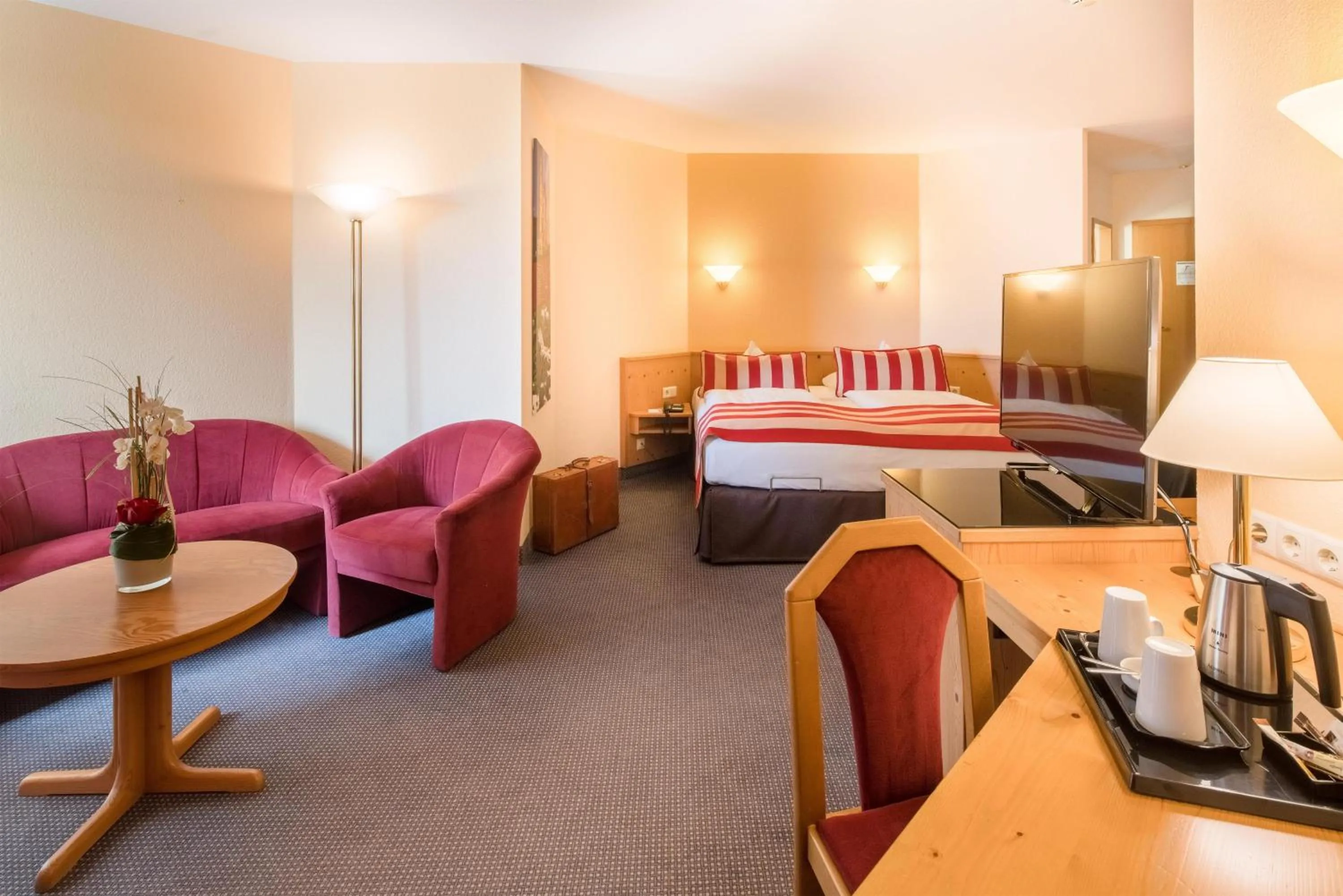 Bedroom, Bed in Best Western Plus Kurhotel an der Obermaintherme