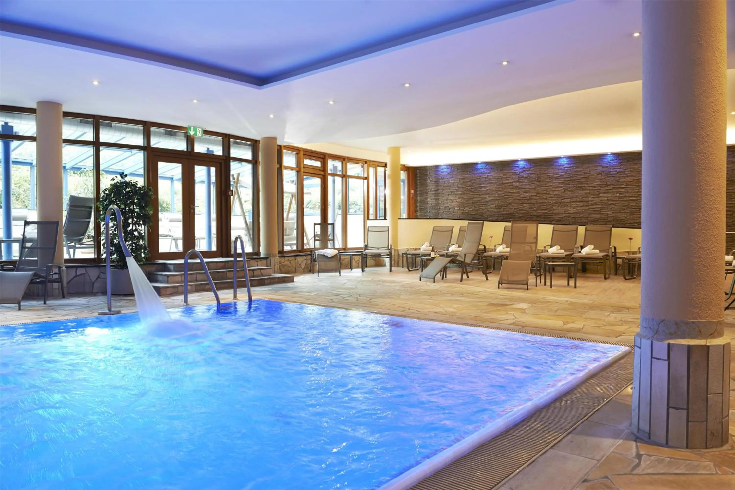 Pool view in Best Western Plus Kurhotel an der Obermaintherme