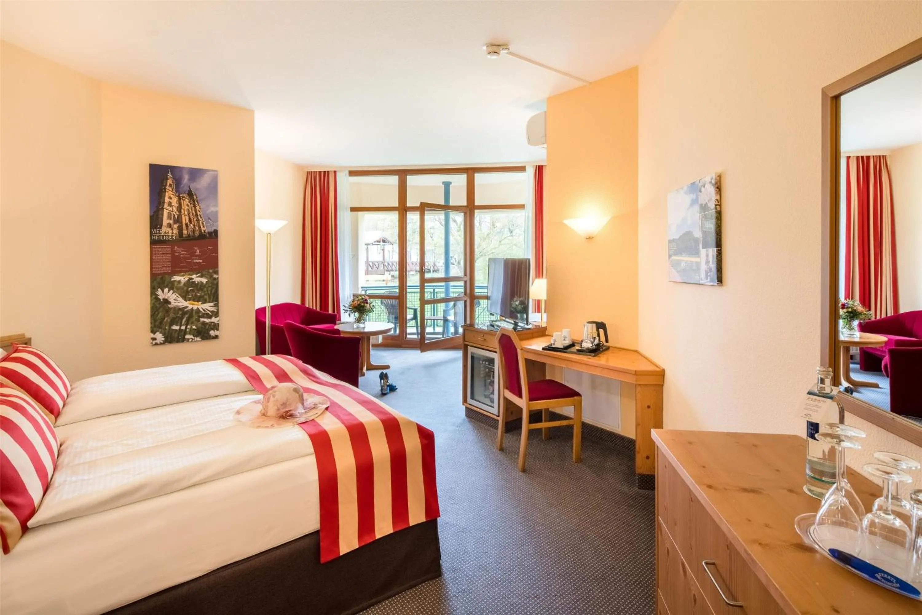 Photo of the whole room, Bed in Best Western Plus Kurhotel an der Obermaintherme