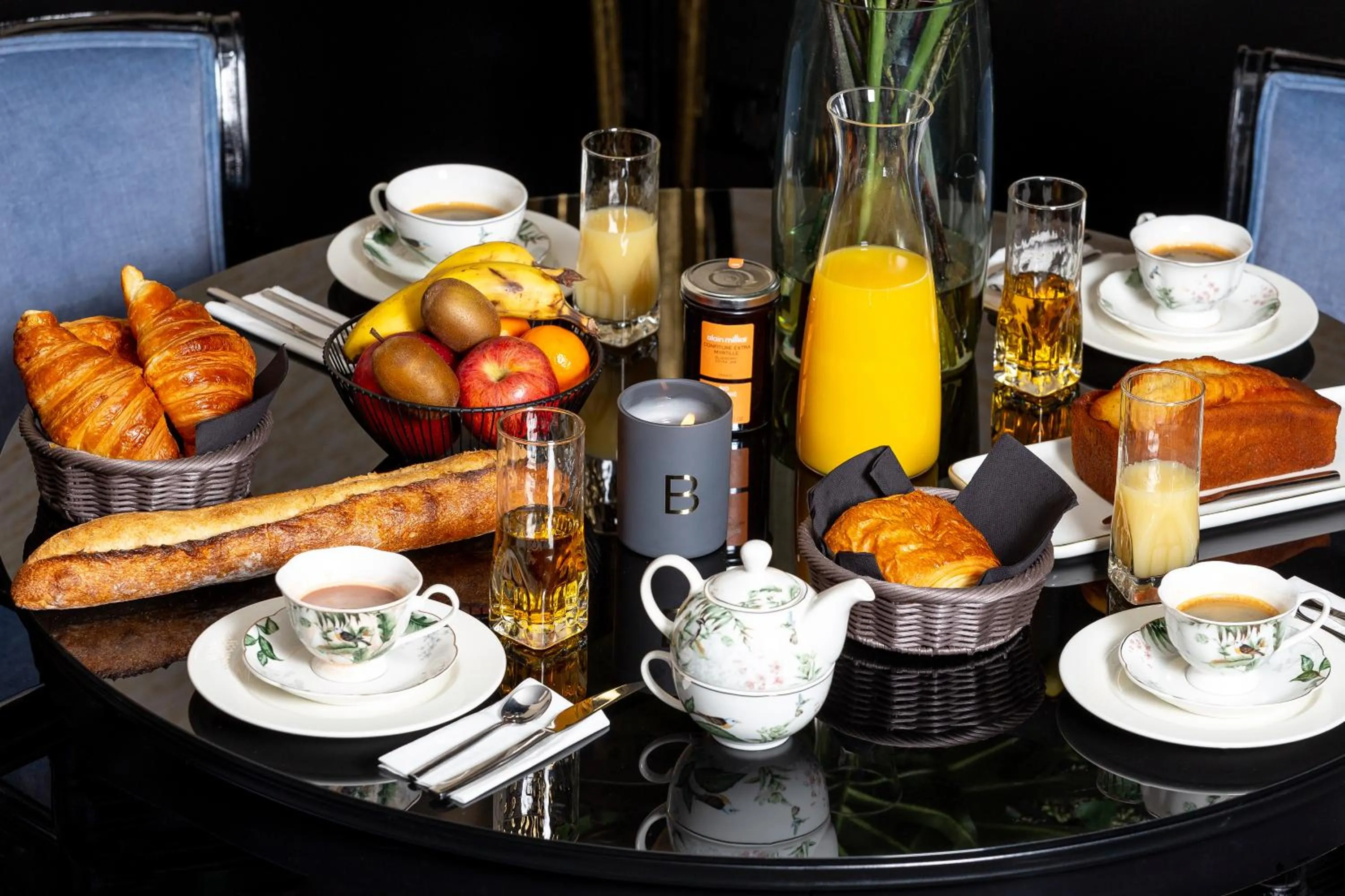 Breakfast in New Hotel République