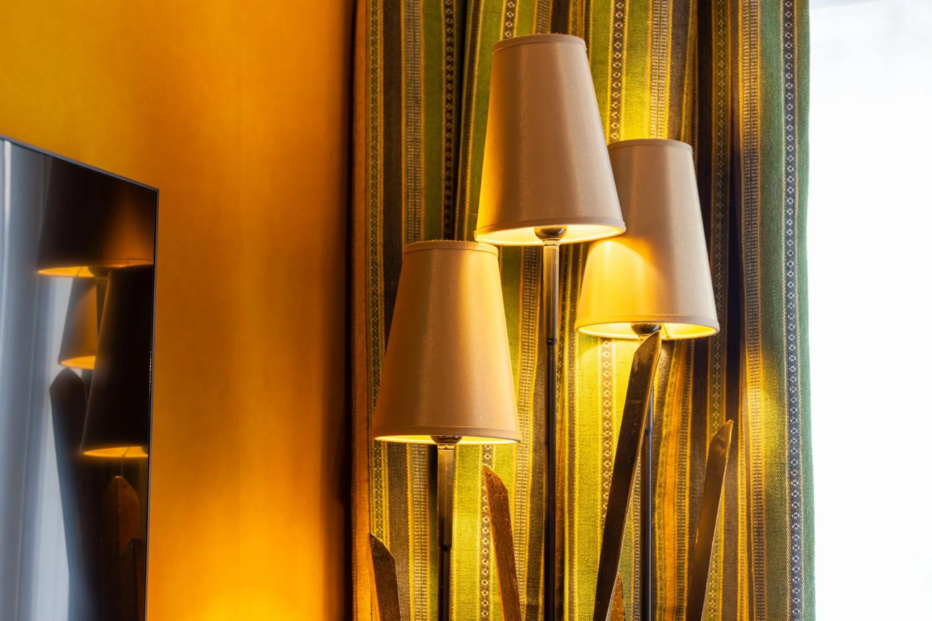 Decorative detail in New Hotel République