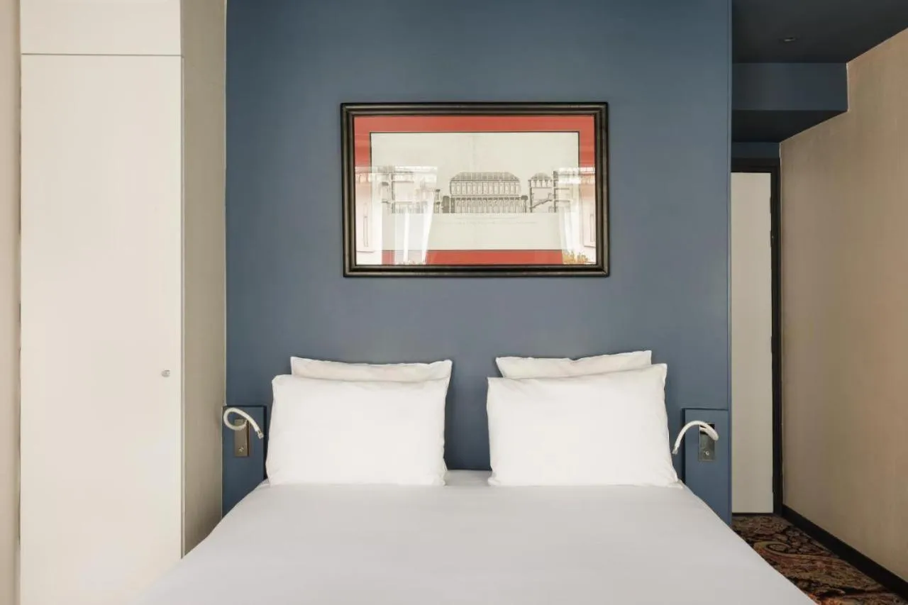 Bedroom, Bed in New Hotel République