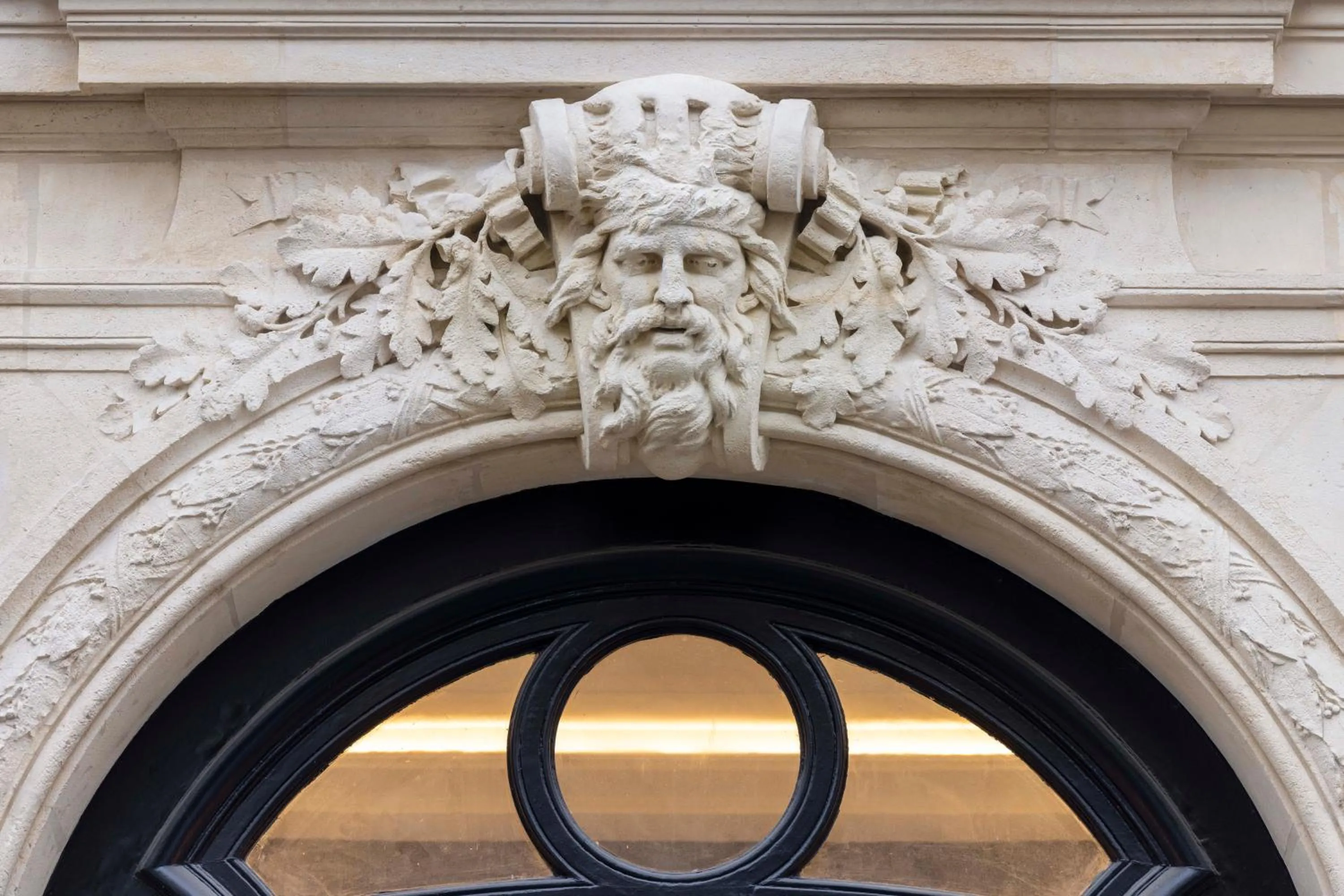 Facade/entrance in Le 5 Particulier