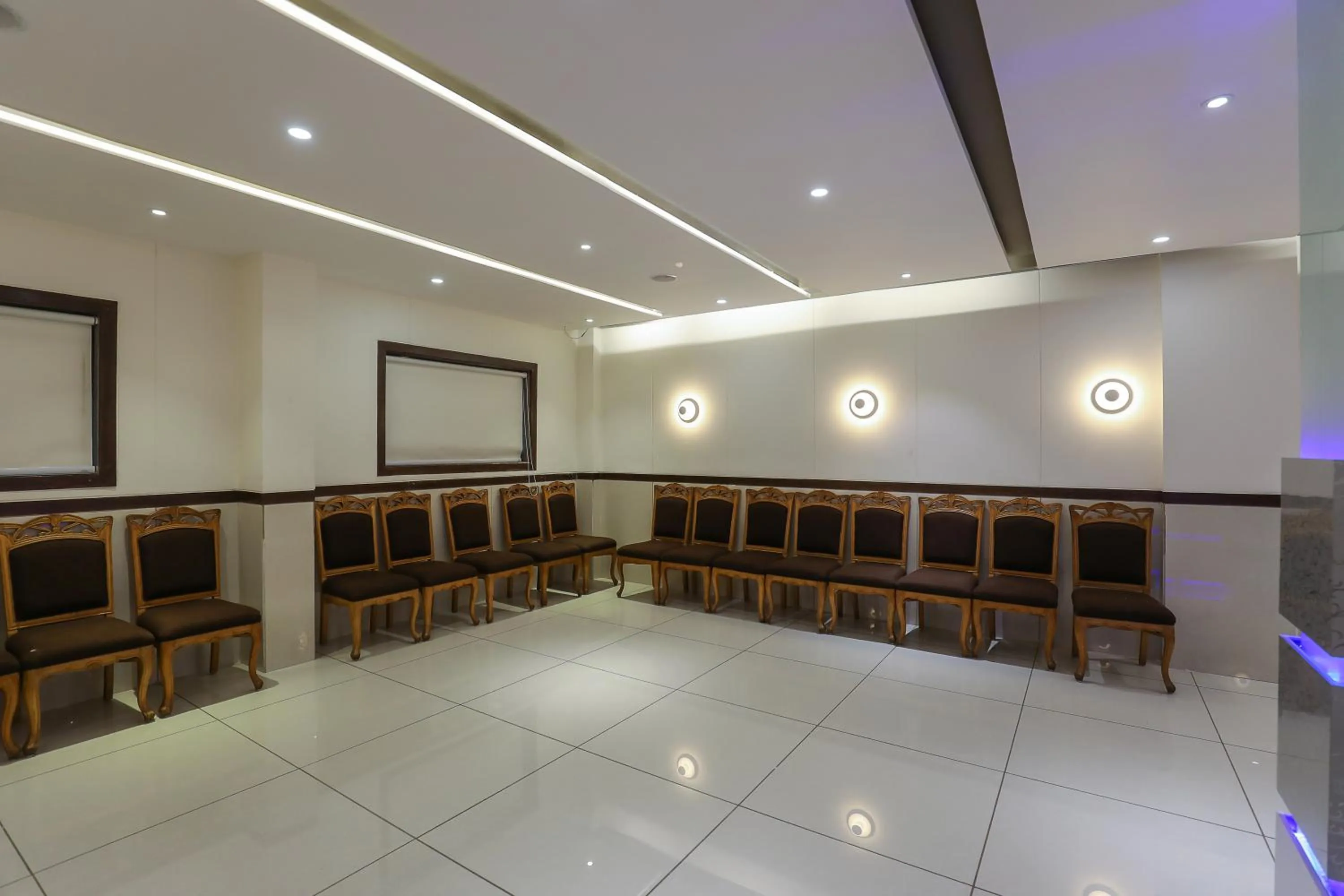 Living room in Hotel Ashray Inn Express