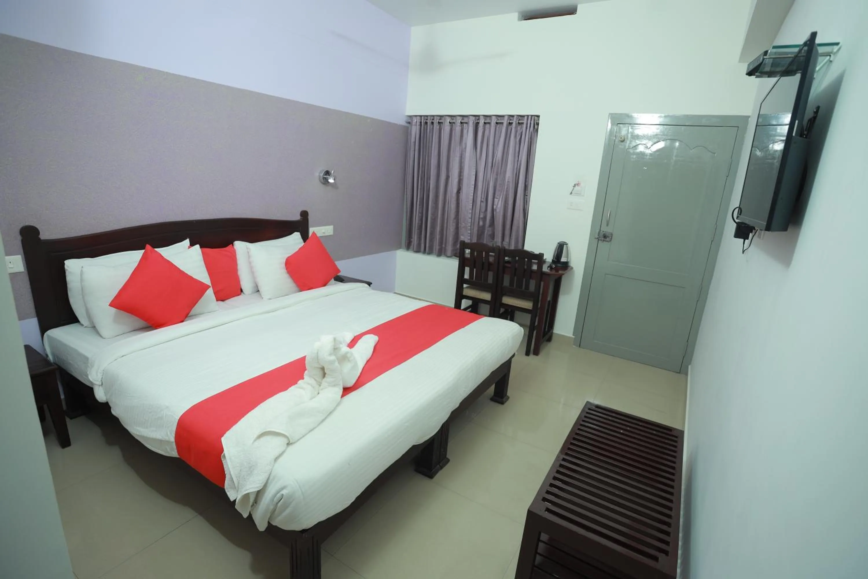 Bed in Shanthi Residency