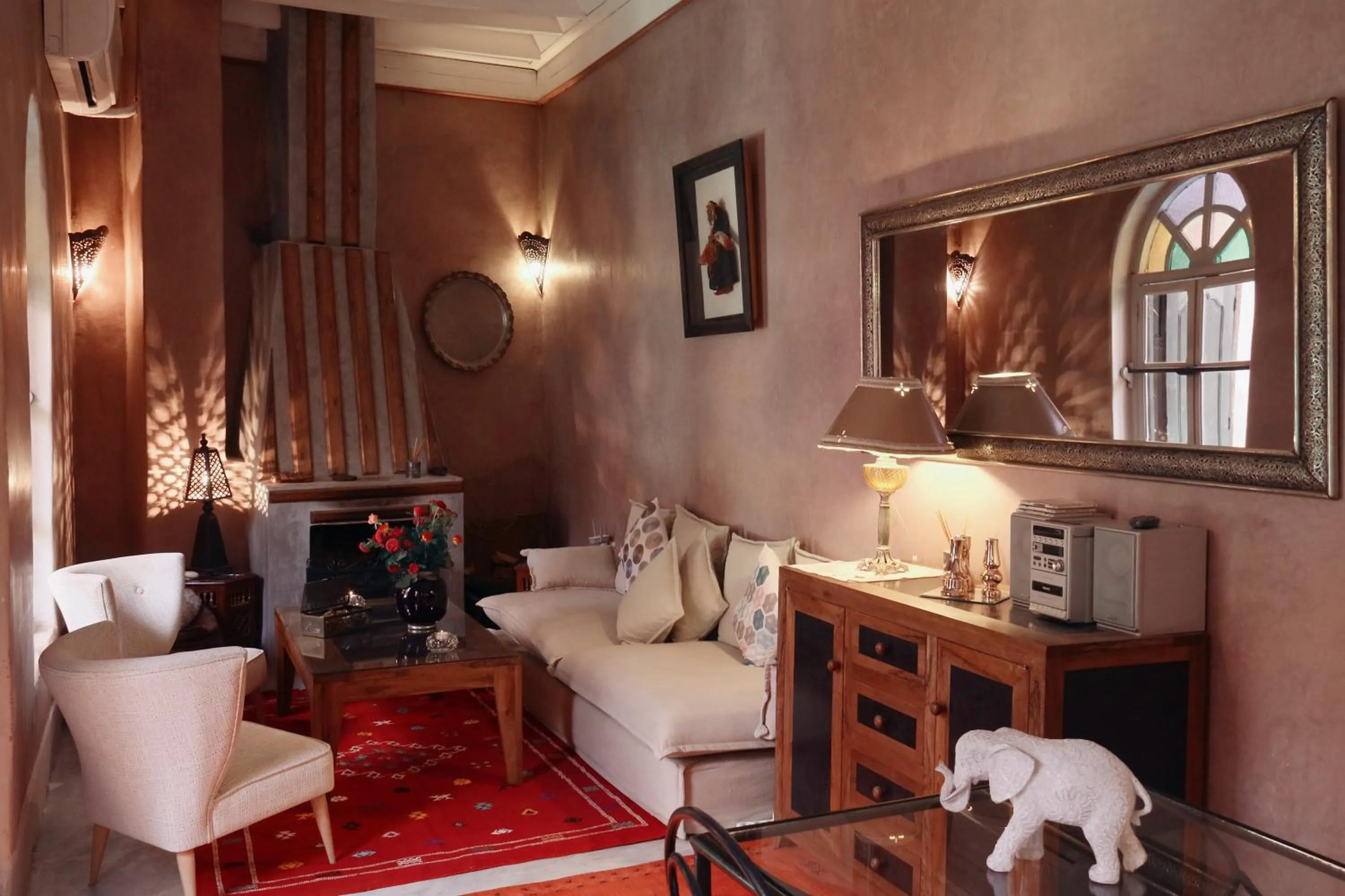 Communal lounge/ TV room in Riad Merstane Marrakech