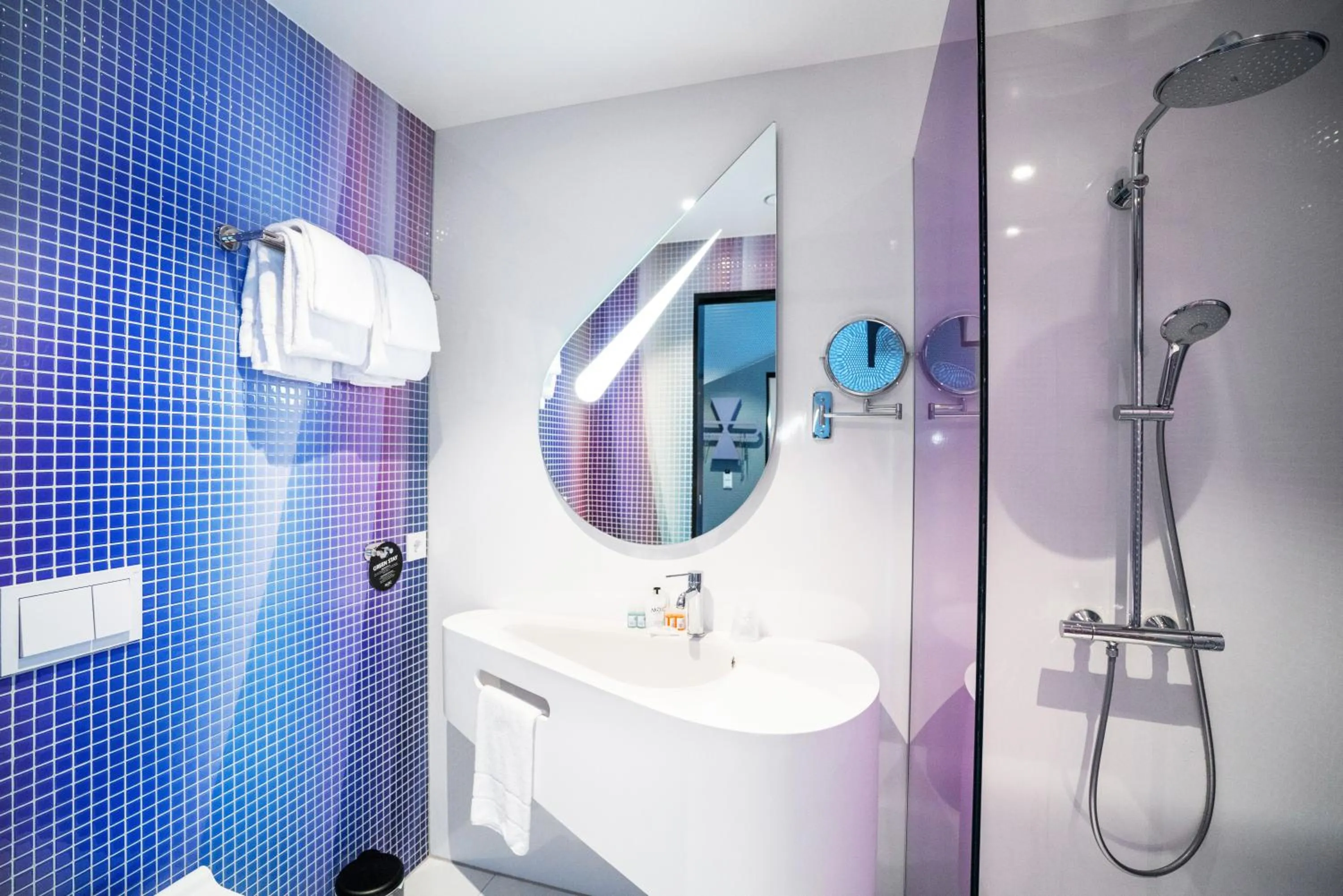 Shower in Magic Hotel & Apartments Kløverhuset