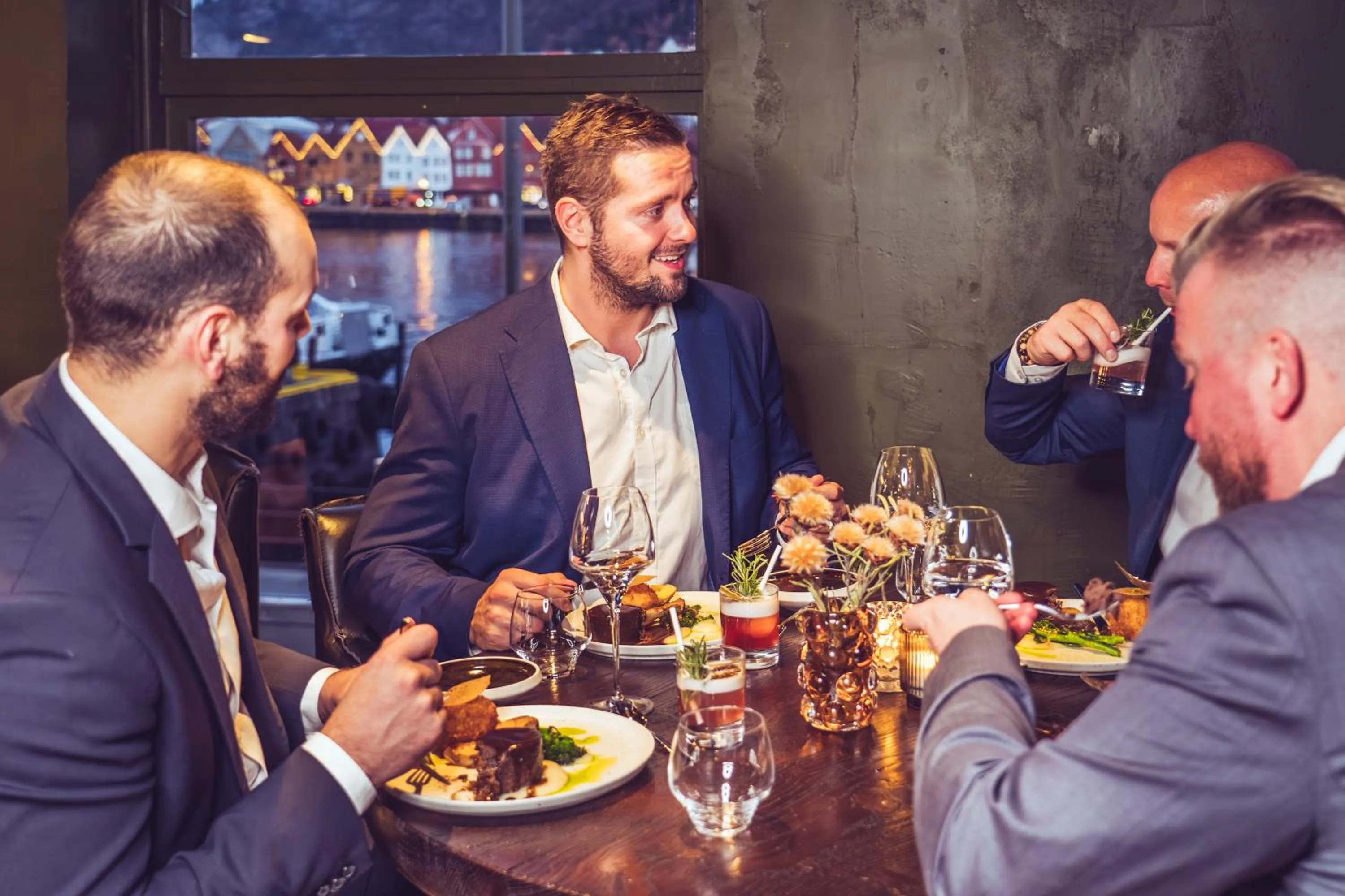 Restaurant/places to eat in Magic Hotel & Apartments Kløverhuset