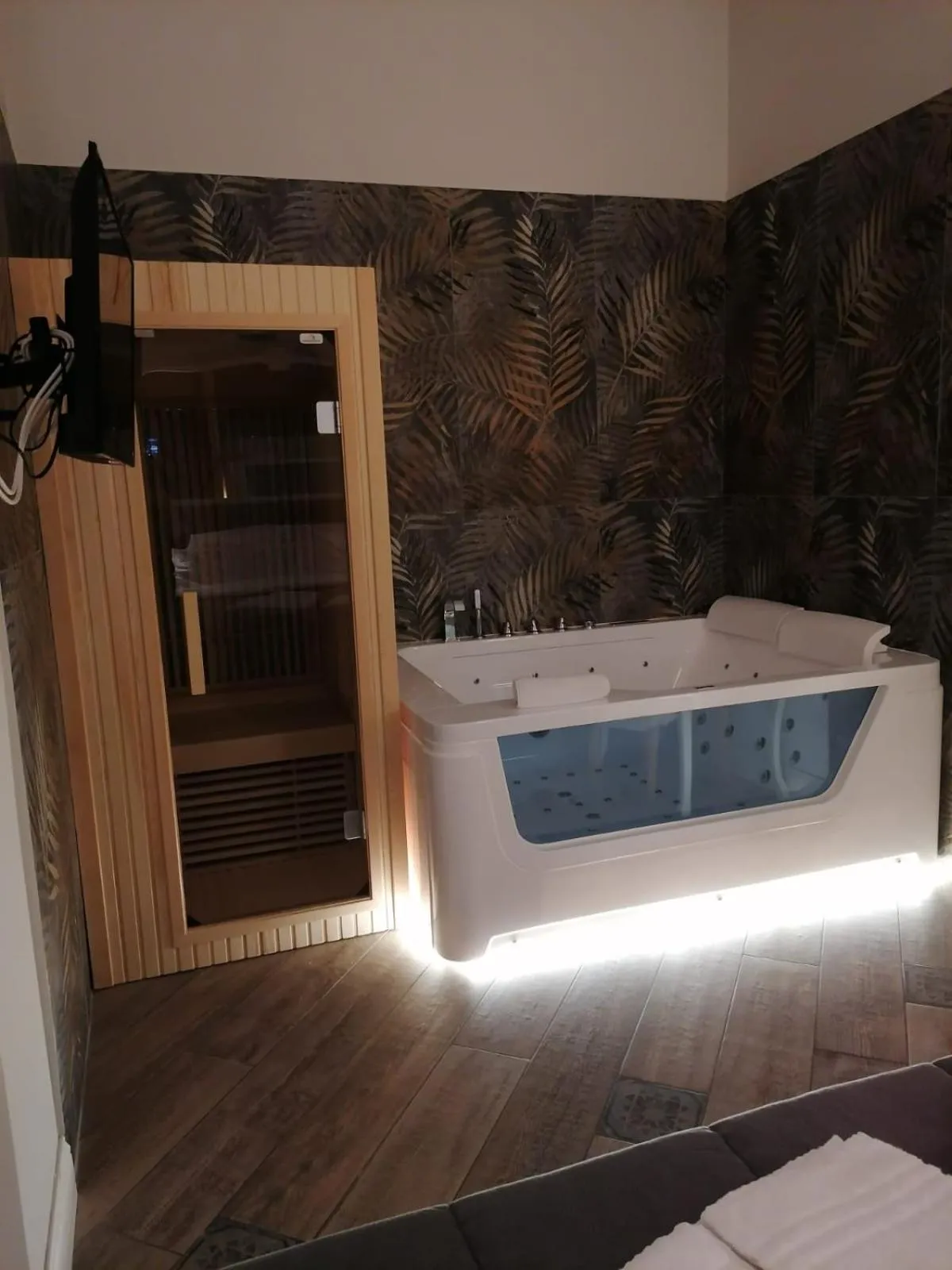 Hot Tub in Real Giardinetto a Toledo