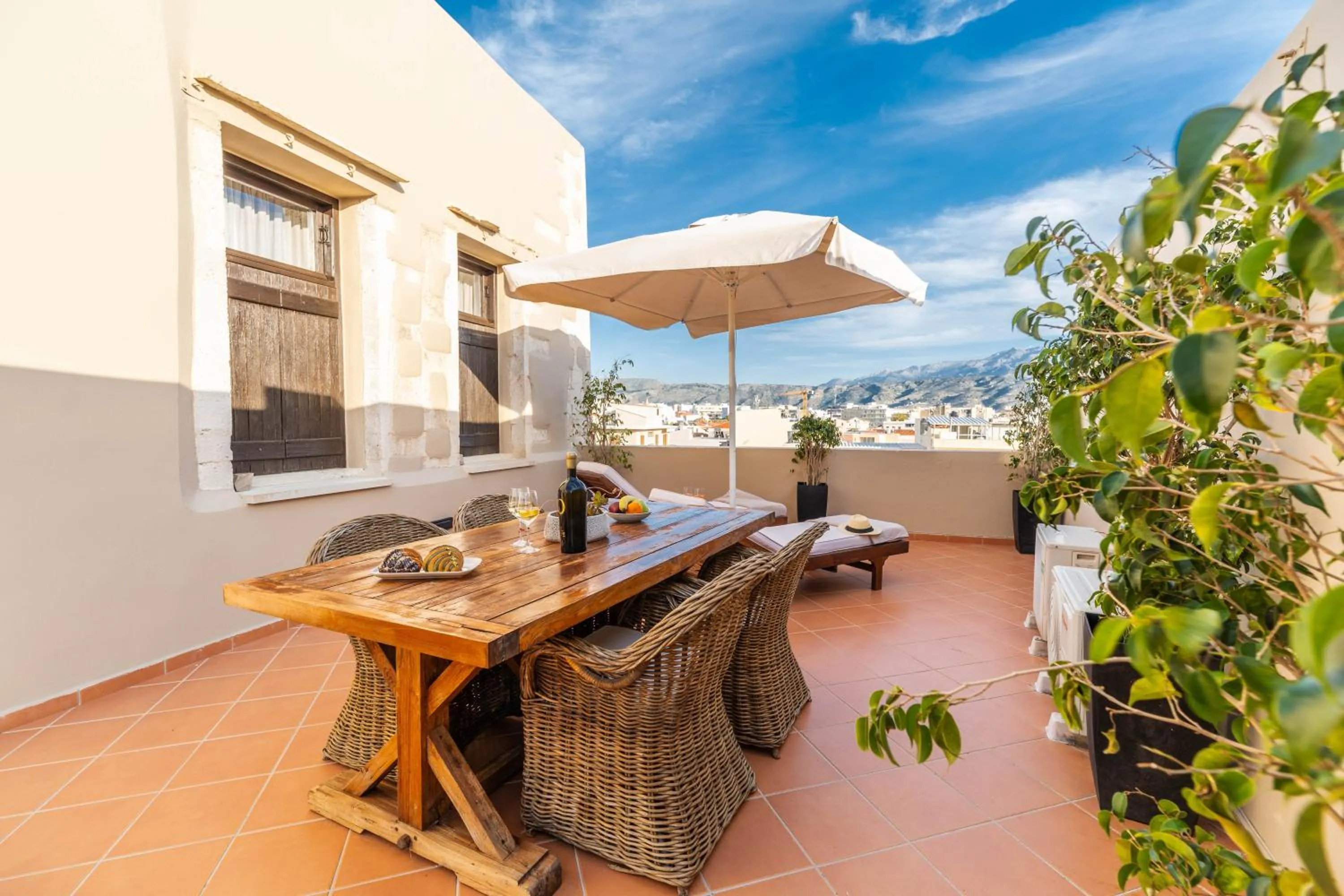 Property building in Lithinon Luxury Suites with Free Parking