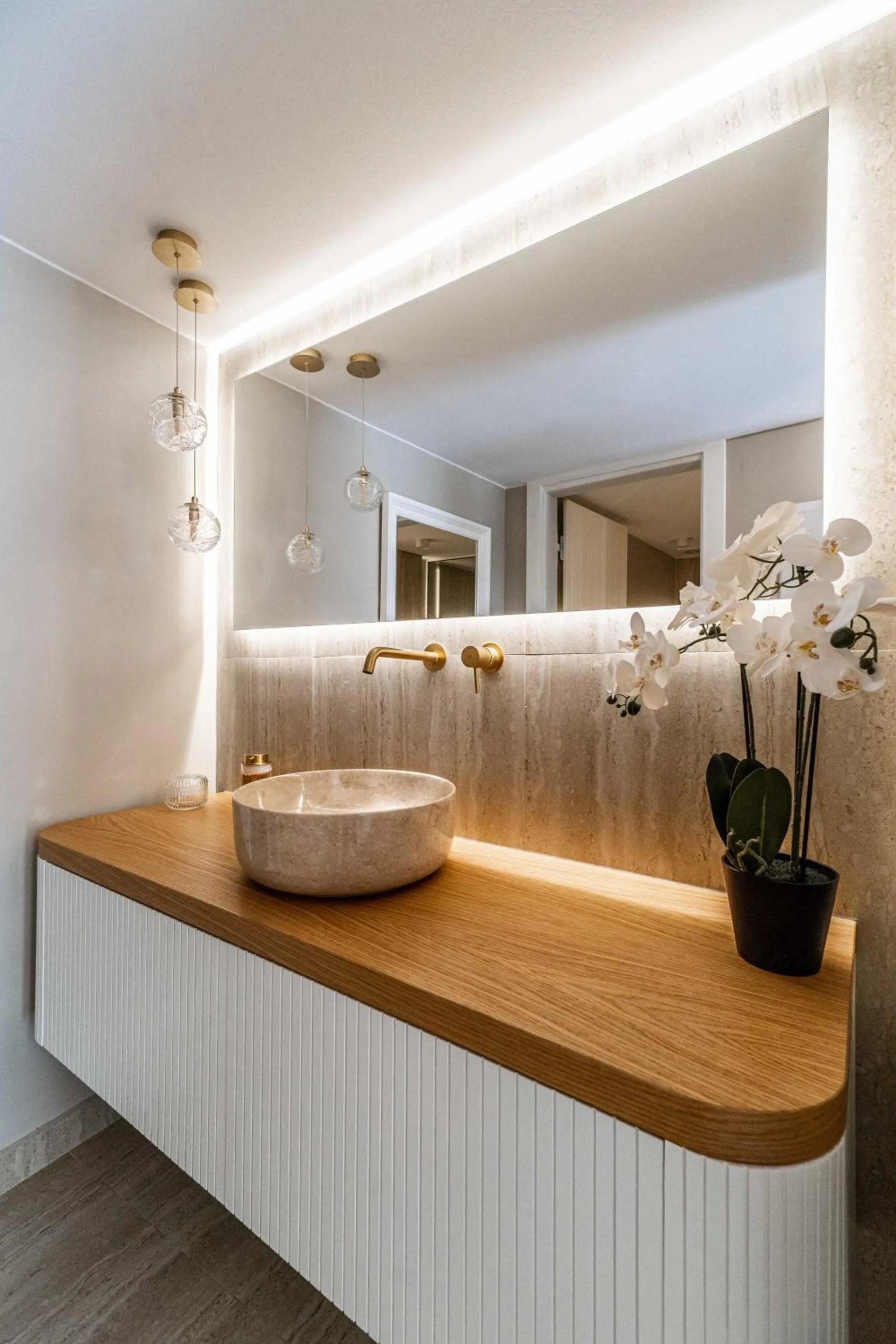 Bathroom in Lithinon Luxury Suites with Free Parking