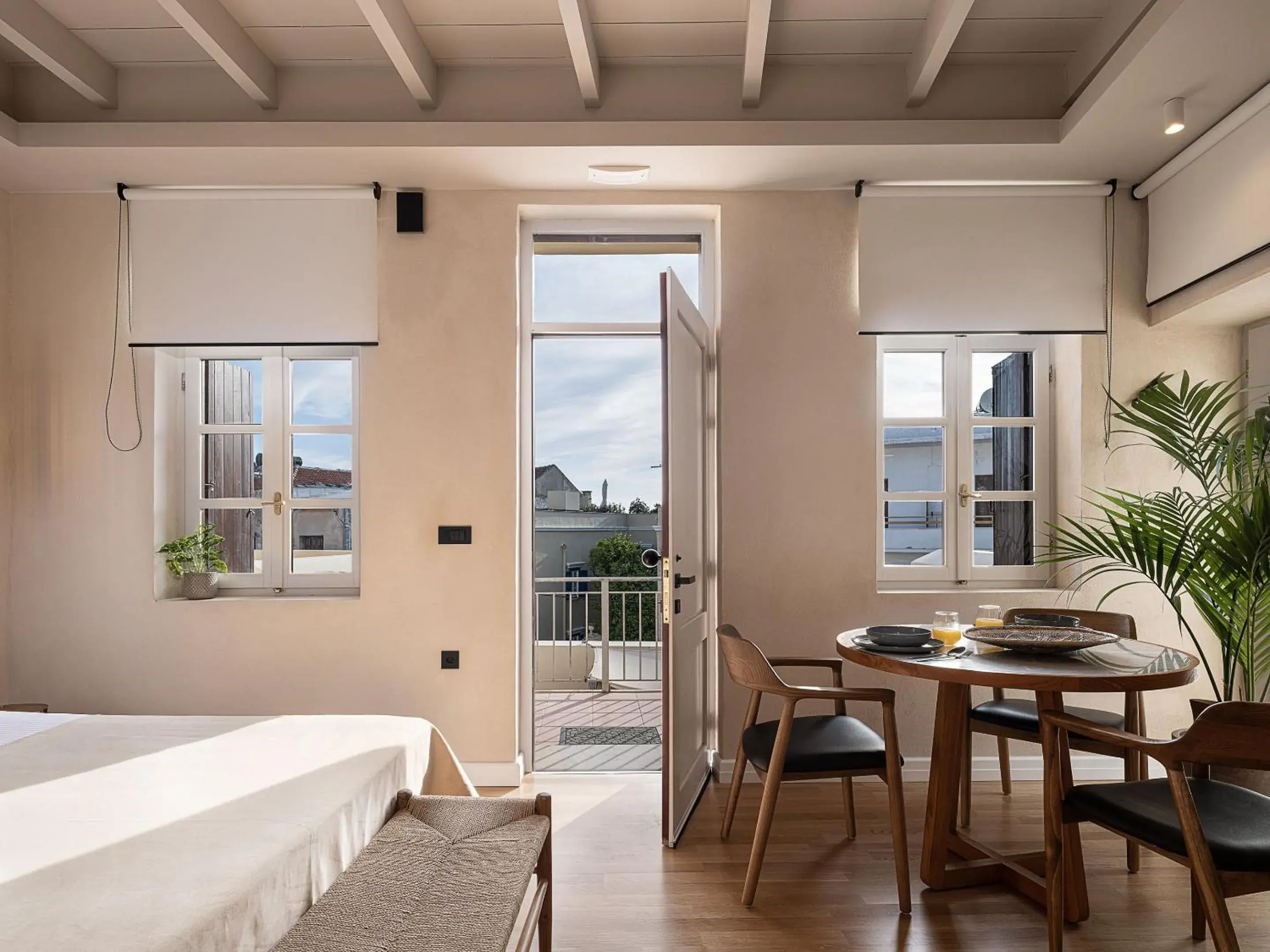 Junior Suite with Private Terrace in Lithinon Luxury Suites with Free Parking Junior Suite with Private Terrace in Lithinon Luxury Suites with Free Parking