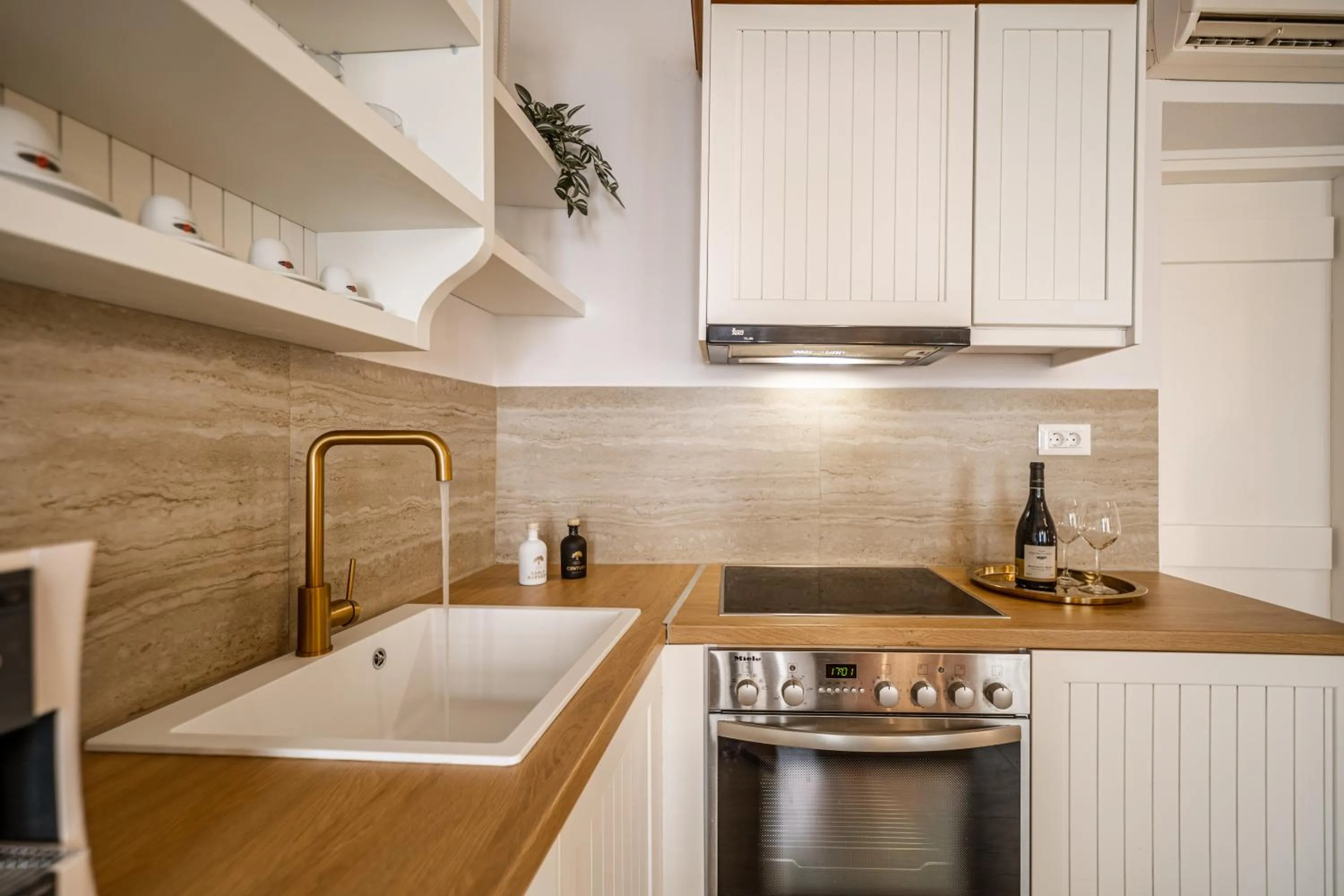 Coffee/tea facilities in Lithinon Luxury Suites with Free Parking