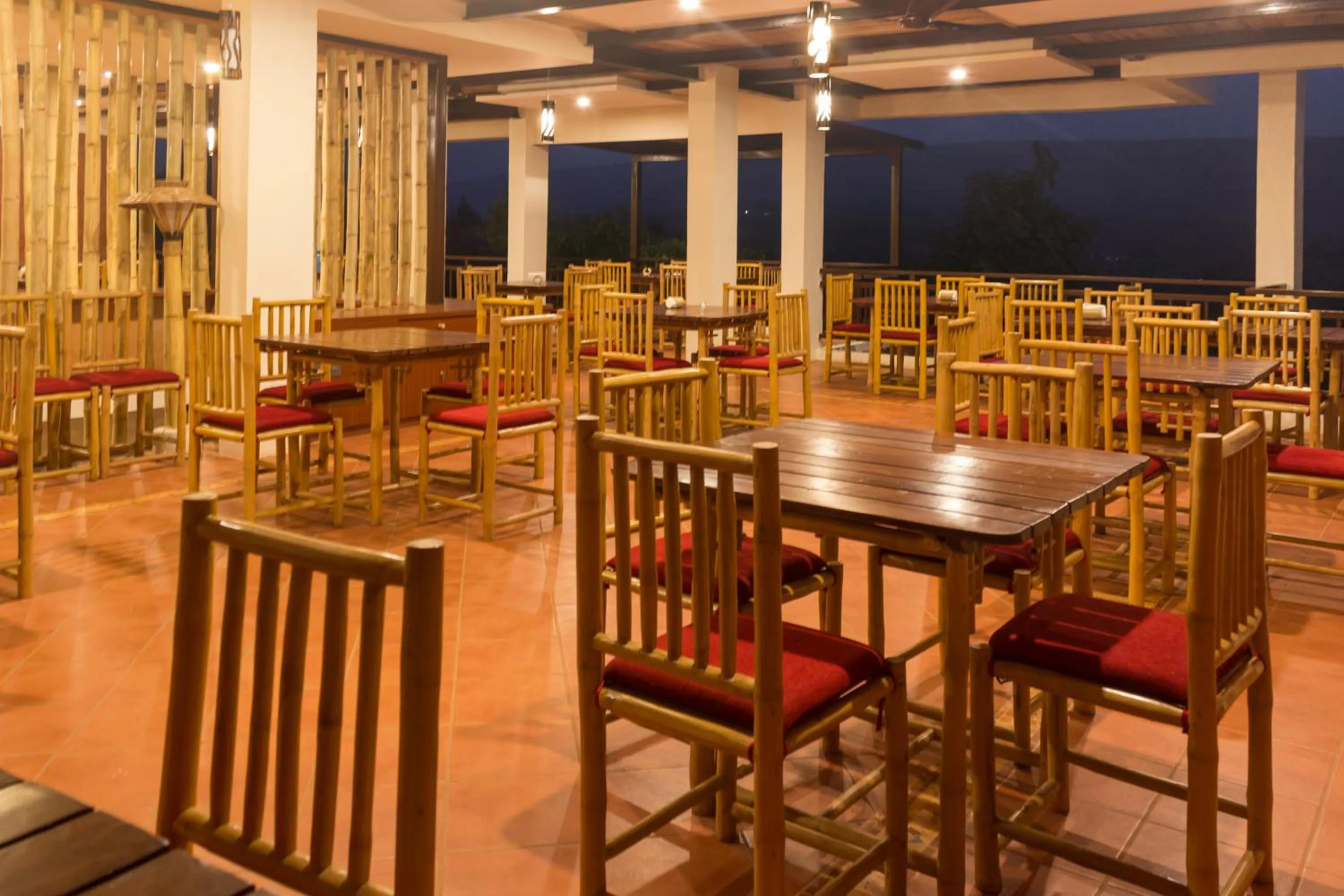 Restaurant/places to eat in Forest Escapes Koyna