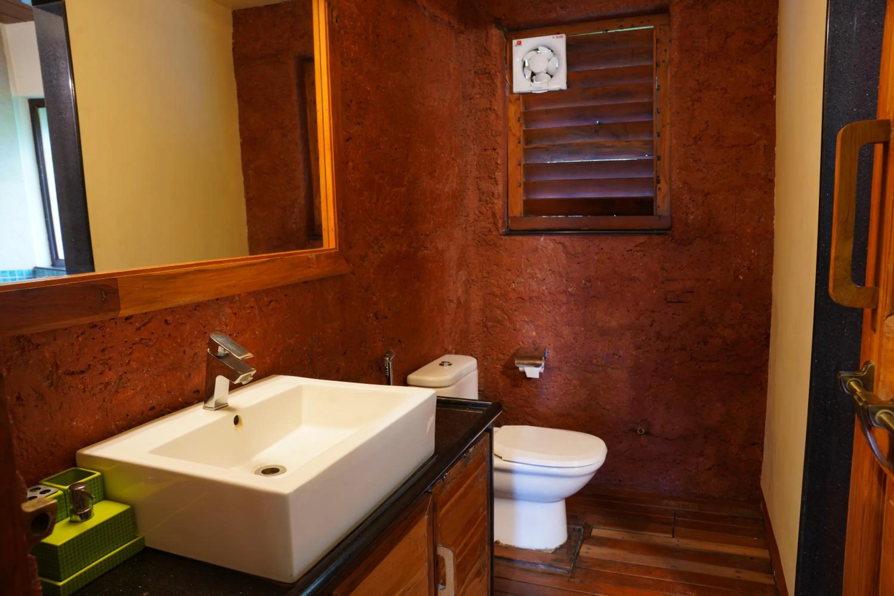 Bathroom in Forest Escapes Koyna