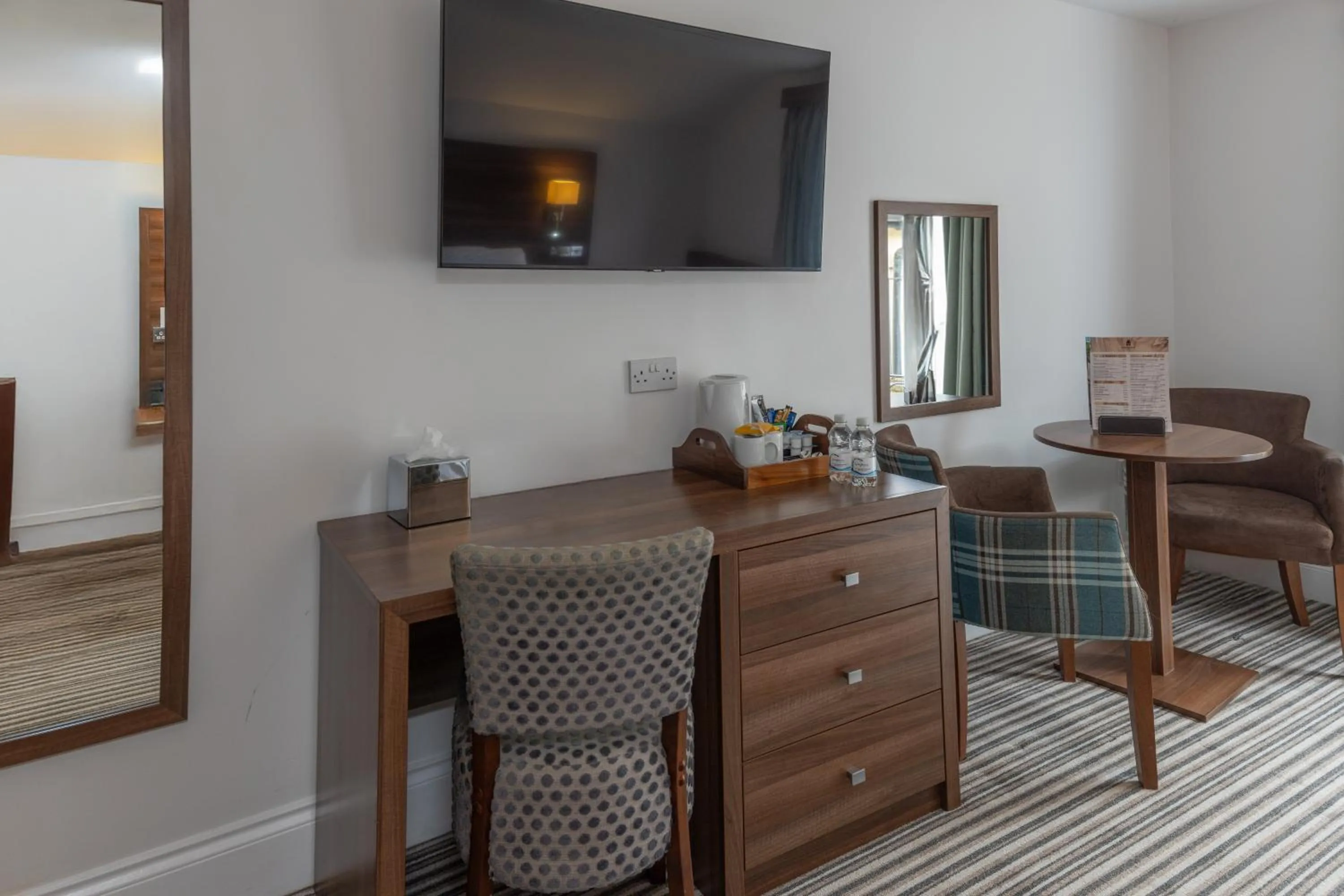 TV and multimedia in Best Western Brome Grange Hotel