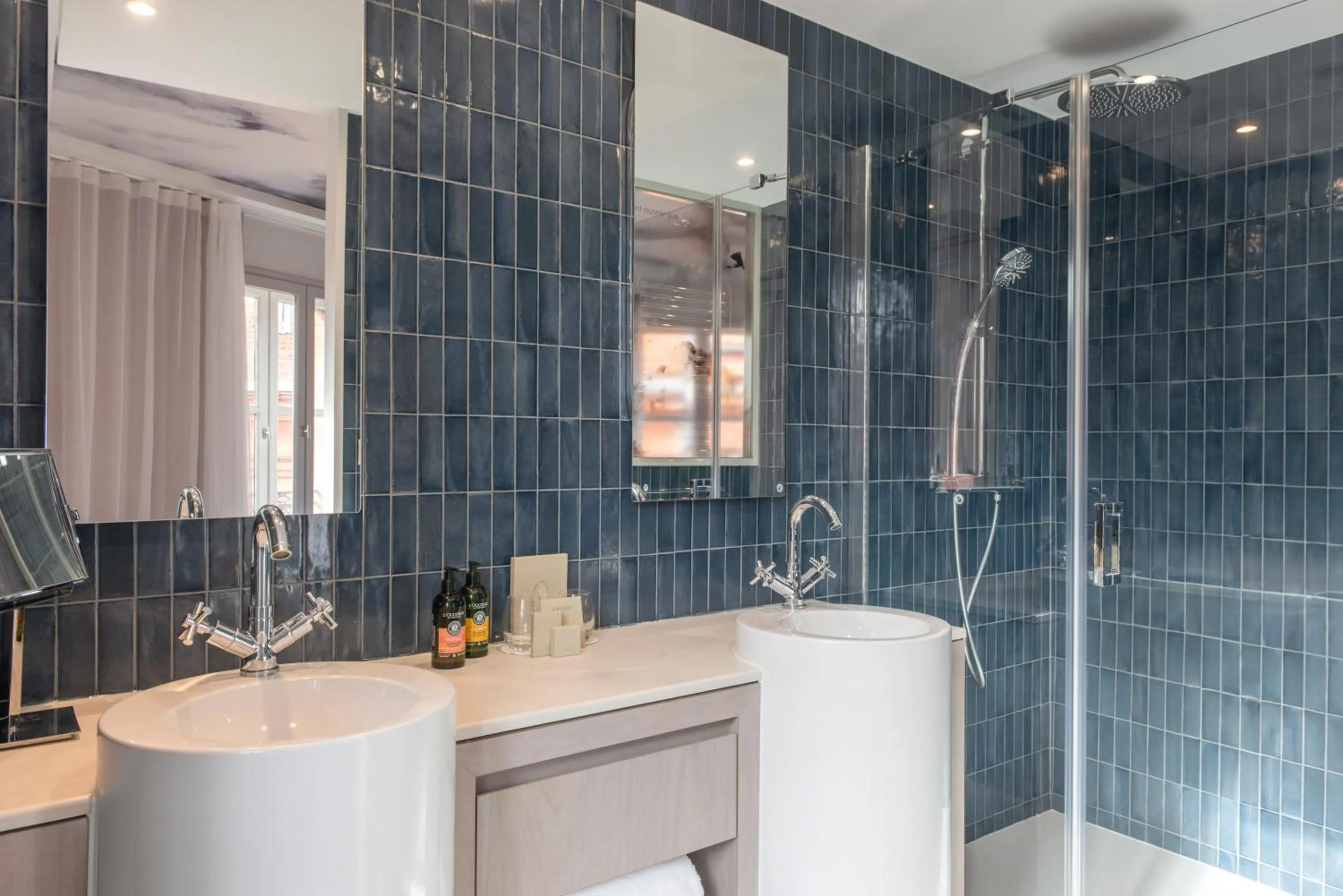 Bathroom in Le Grand Balcon Hotel