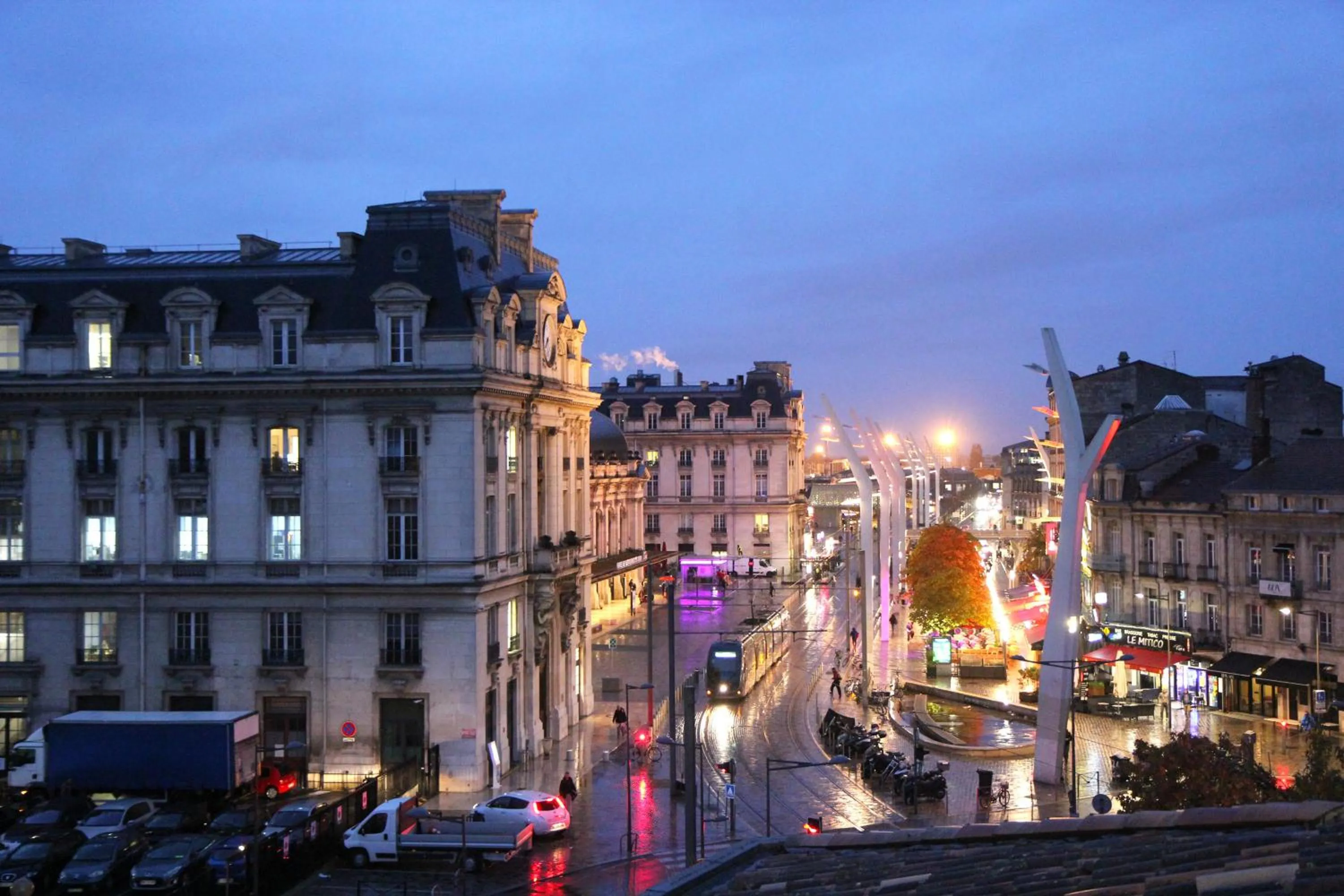 City view in Best Western Plus Bordeaux Gare Saint-Jean