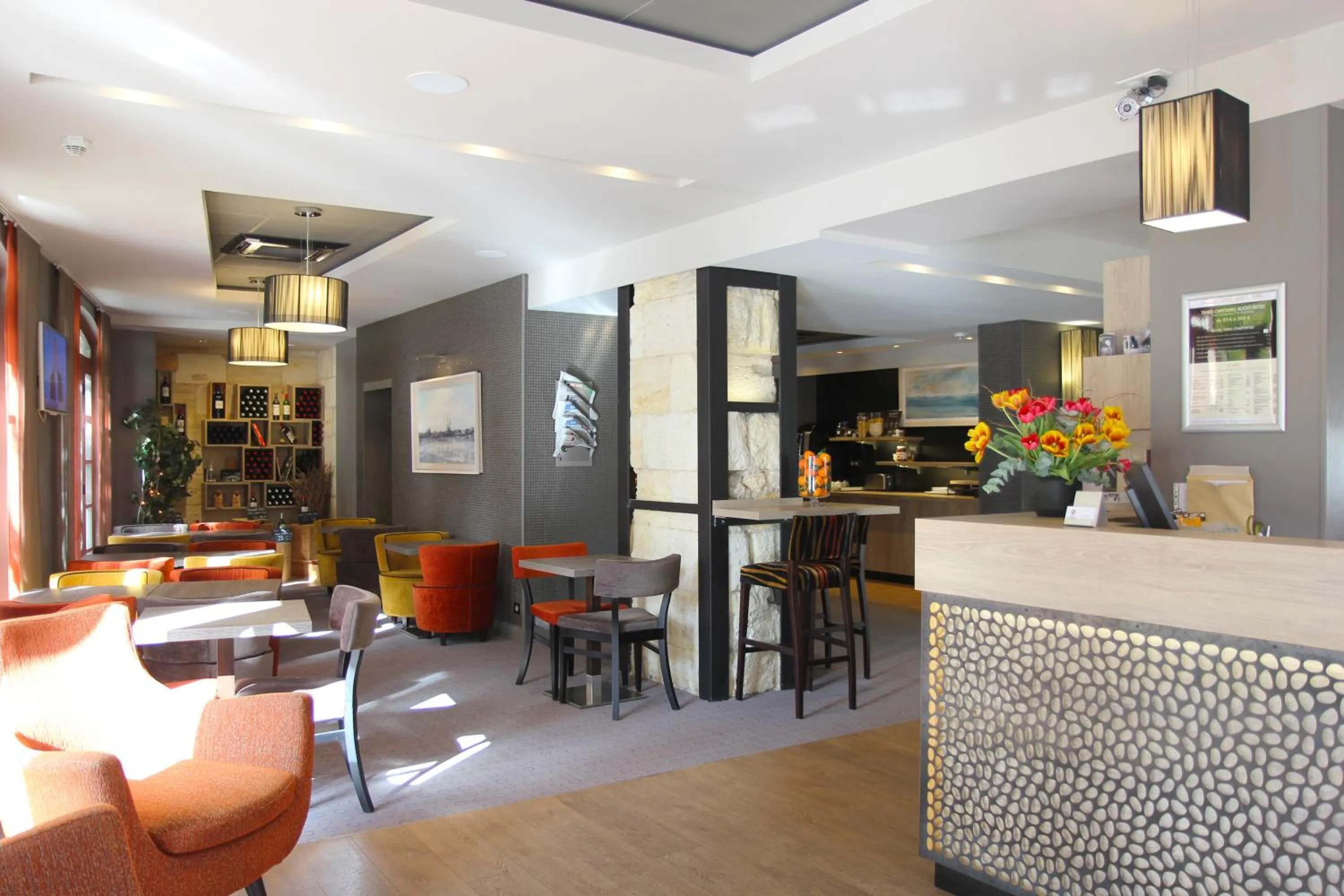Communal lounge/ TV room, Restaurant/Places to Eat in Best Western Plus Bordeaux Gare Saint-Jean