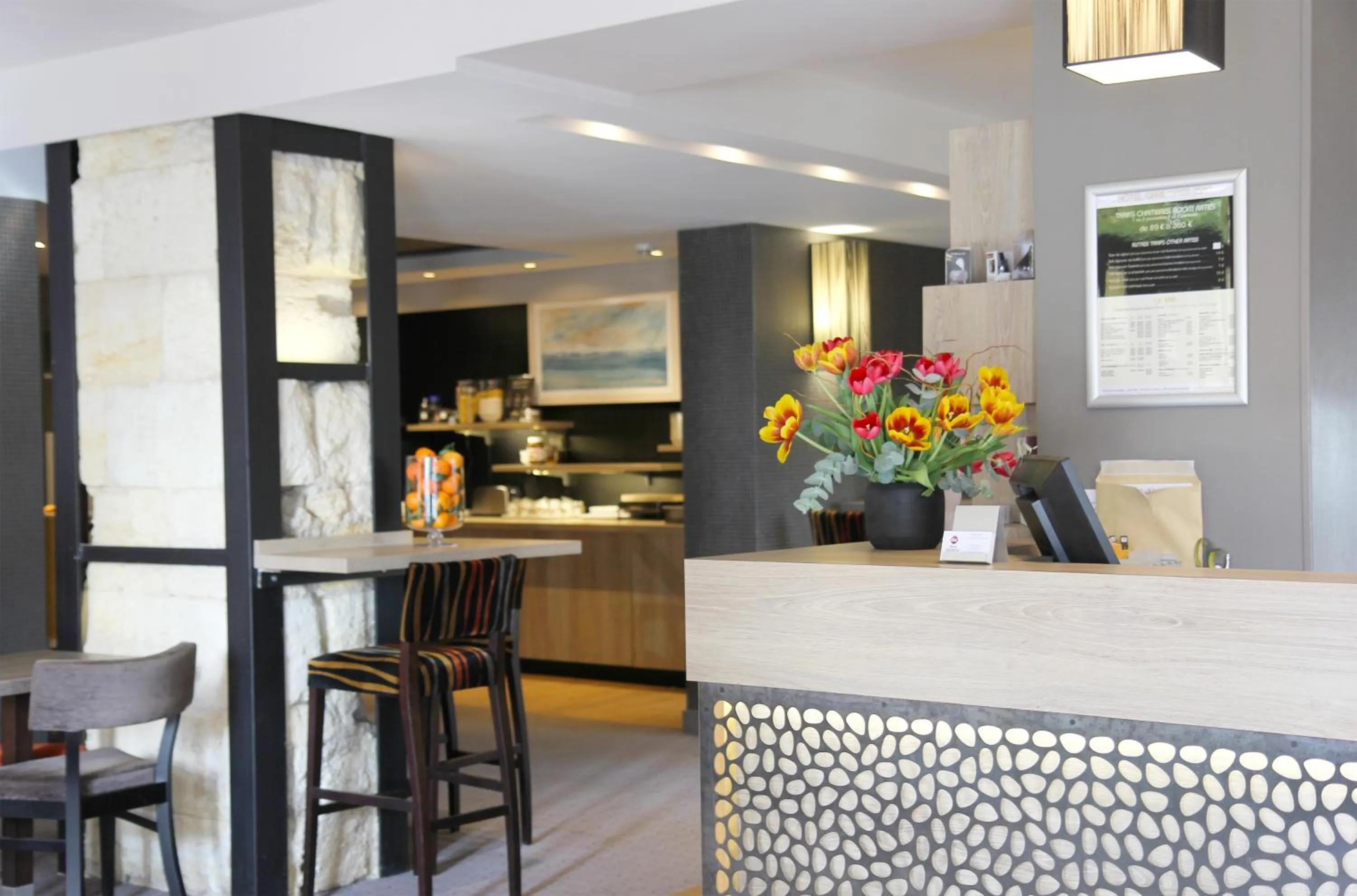 Lobby or reception in Best Western Plus Bordeaux Gare Saint-Jean