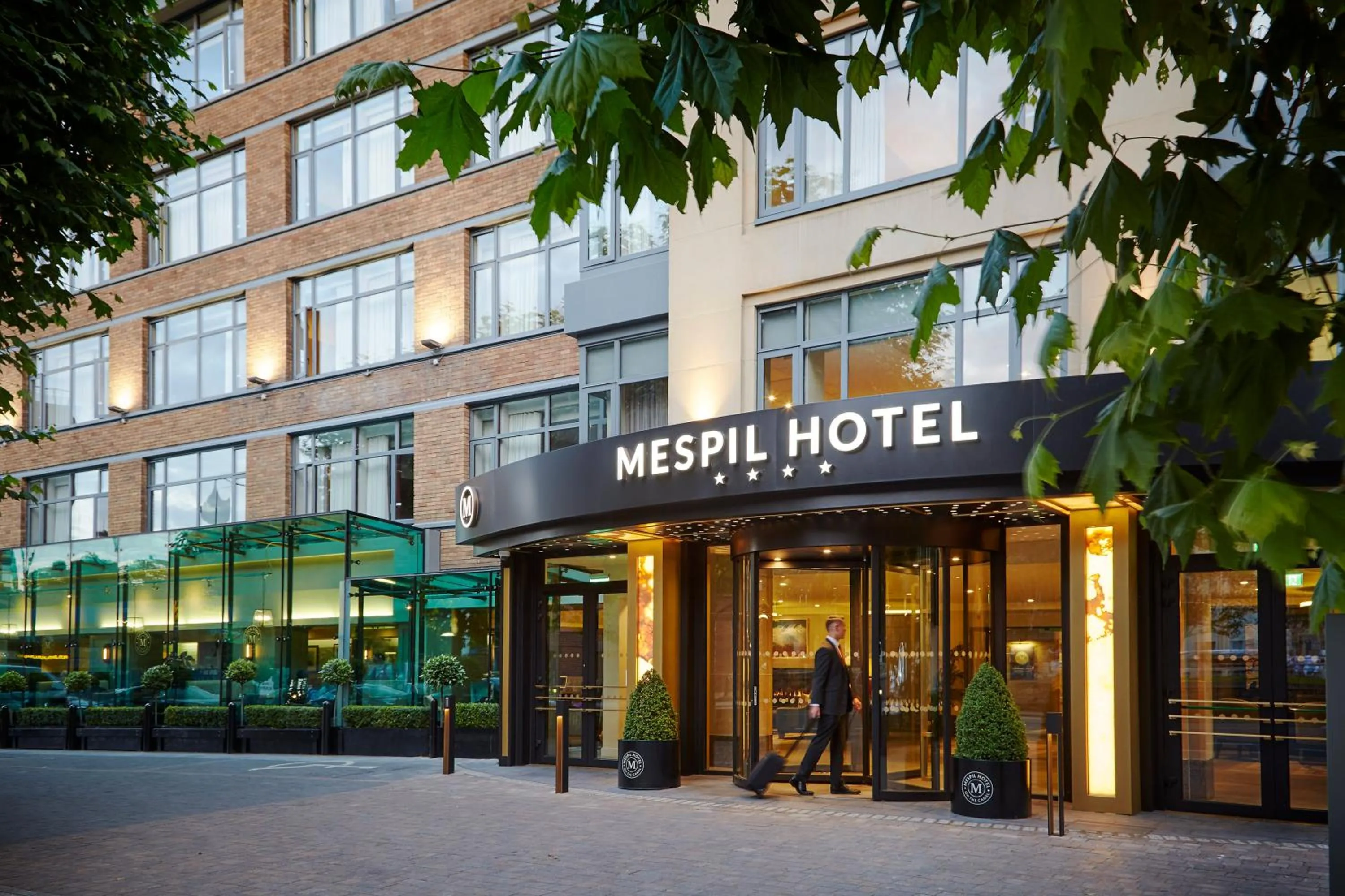 Facade/entrance in Mespil Hotel