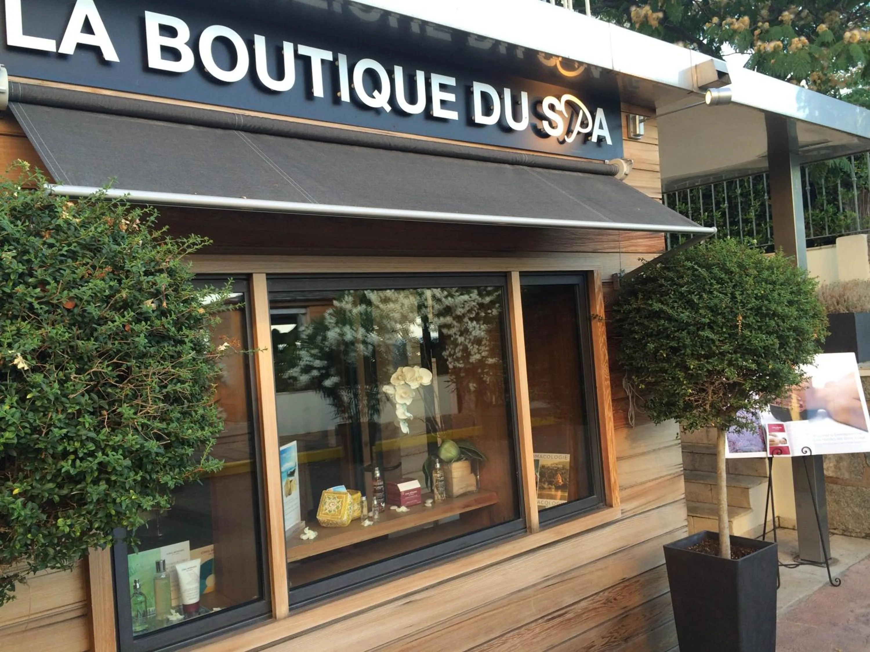 On-site shops in Le Pinarello