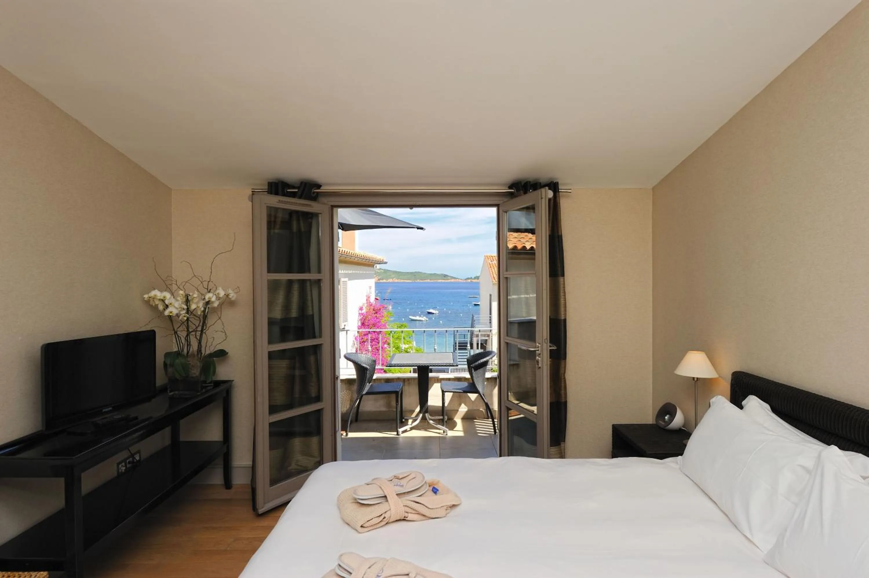 Balcony/Terrace, Bed in Le Pinarello