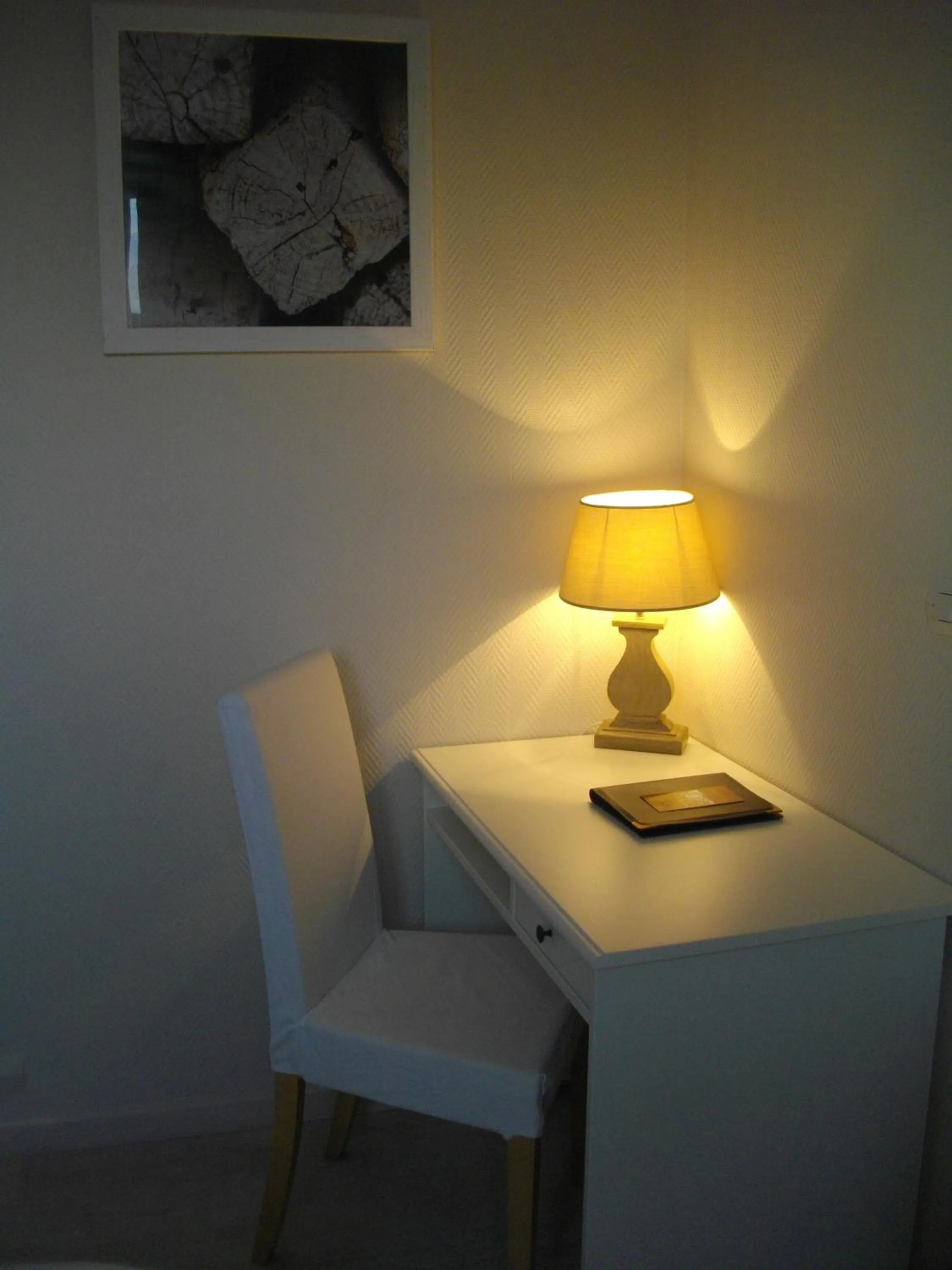 Seating area in Hôtel Pacific