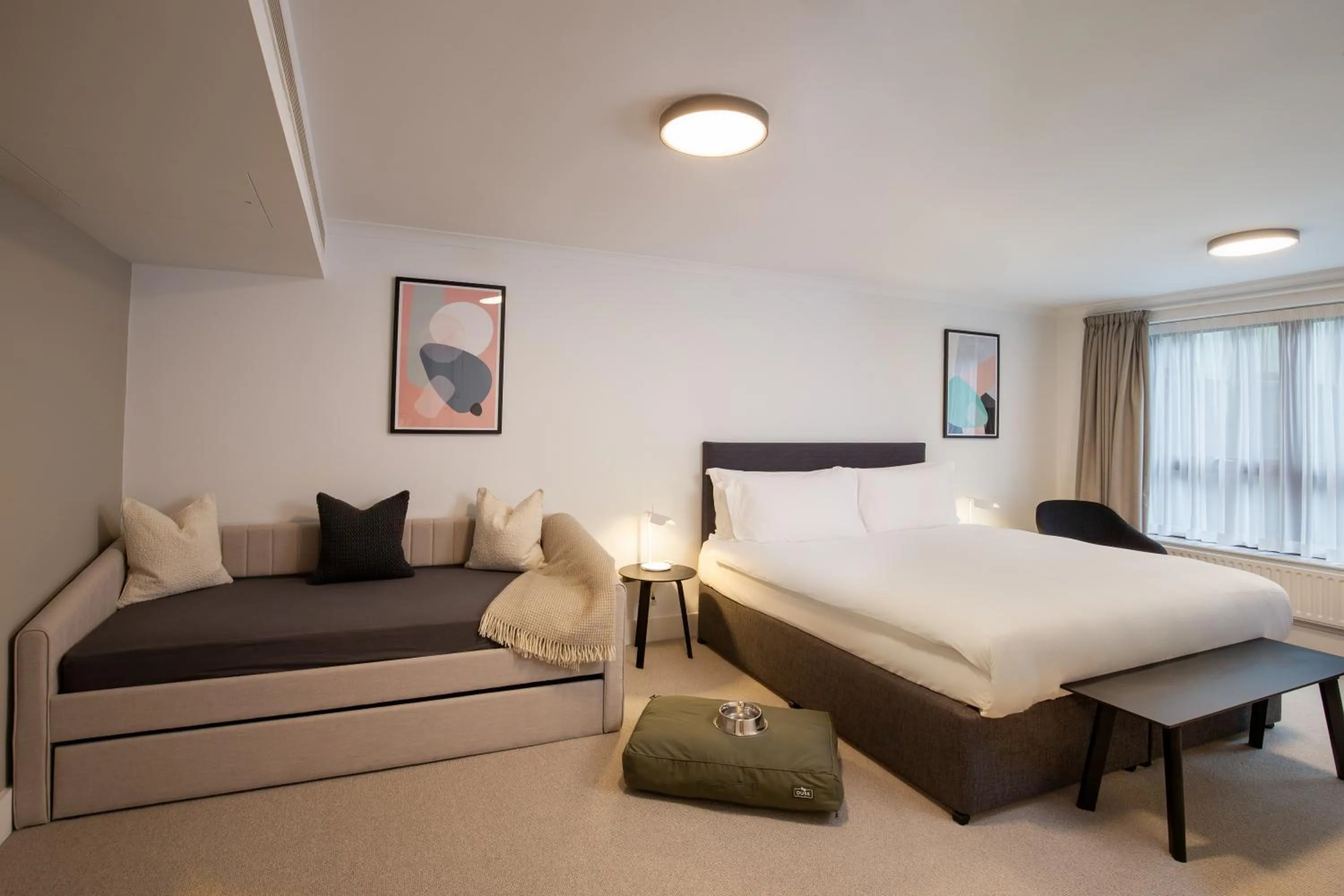 Bedroom, Bed in Monarch House - Serviced Apartments - Kensington
