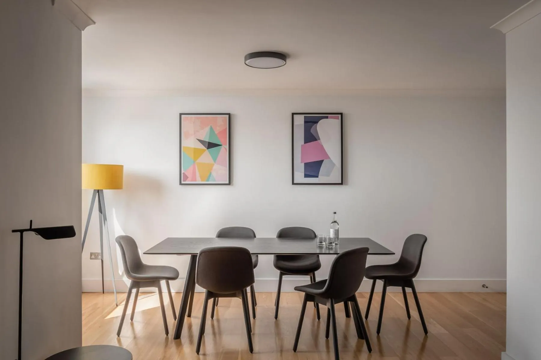 Dining area in Monarch House - Serviced Apartments - Kensington