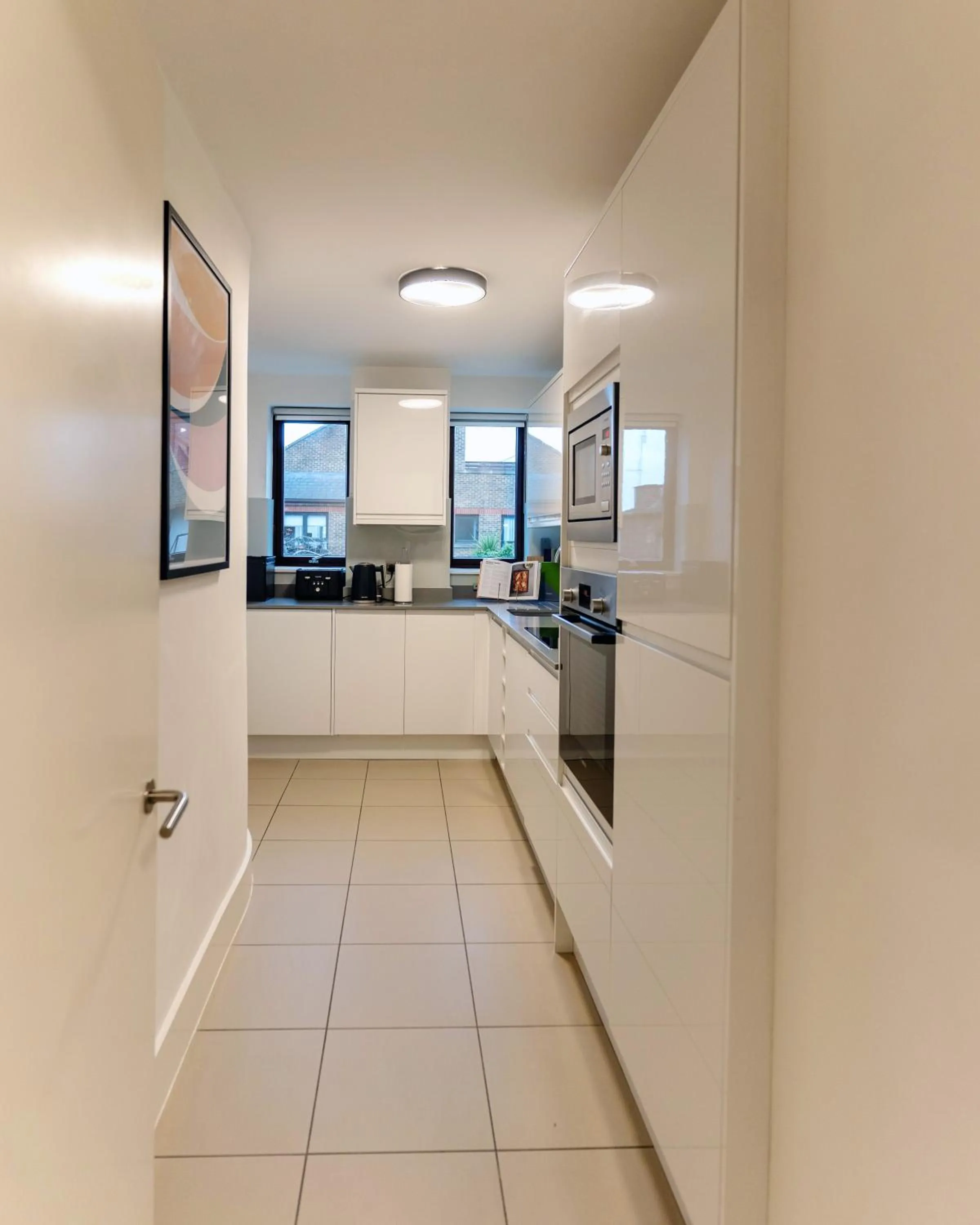 Kitchen or kitchenette in Monarch House - Serviced Apartments - Kensington