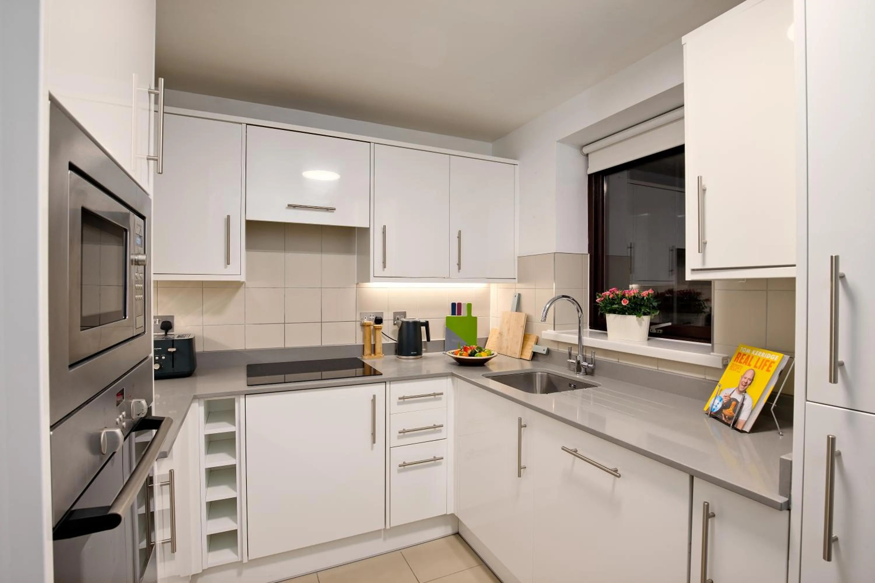 kitchen in Monarch House - Serviced Apartments - Kensington