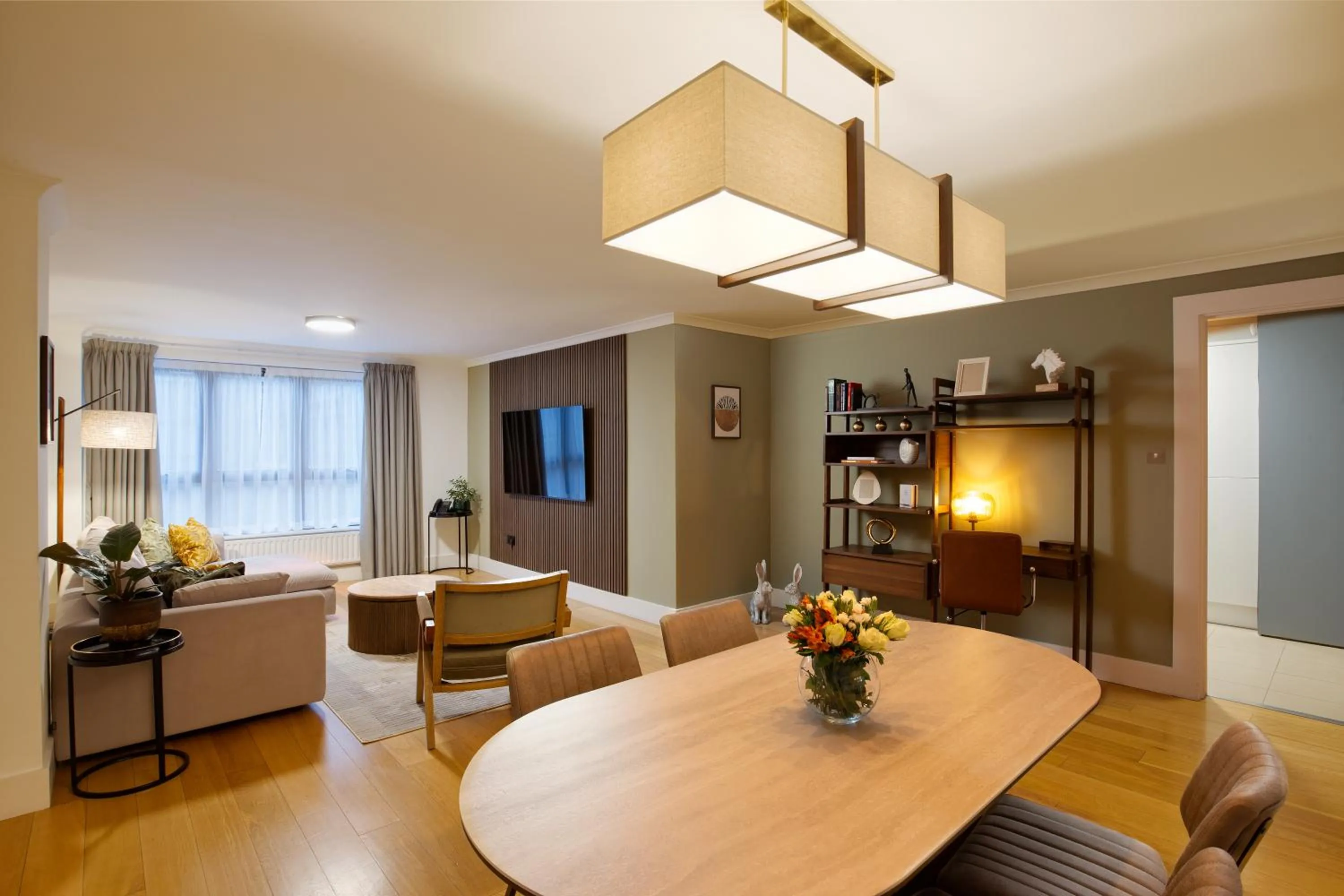 Kitchen or kitchenette in Monarch House - Serviced Apartments - Kensington