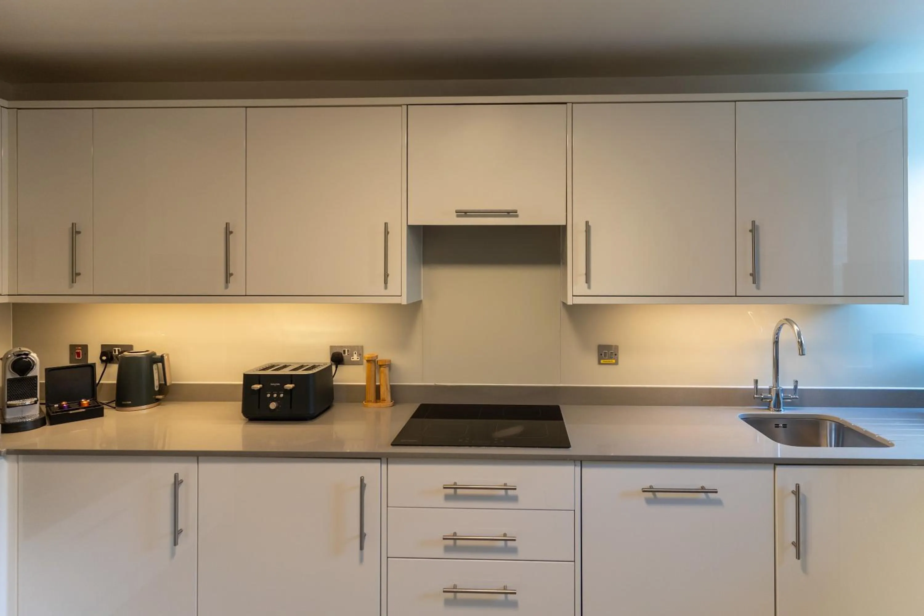 kitchen in Monarch House - Serviced Apartments - Kensington