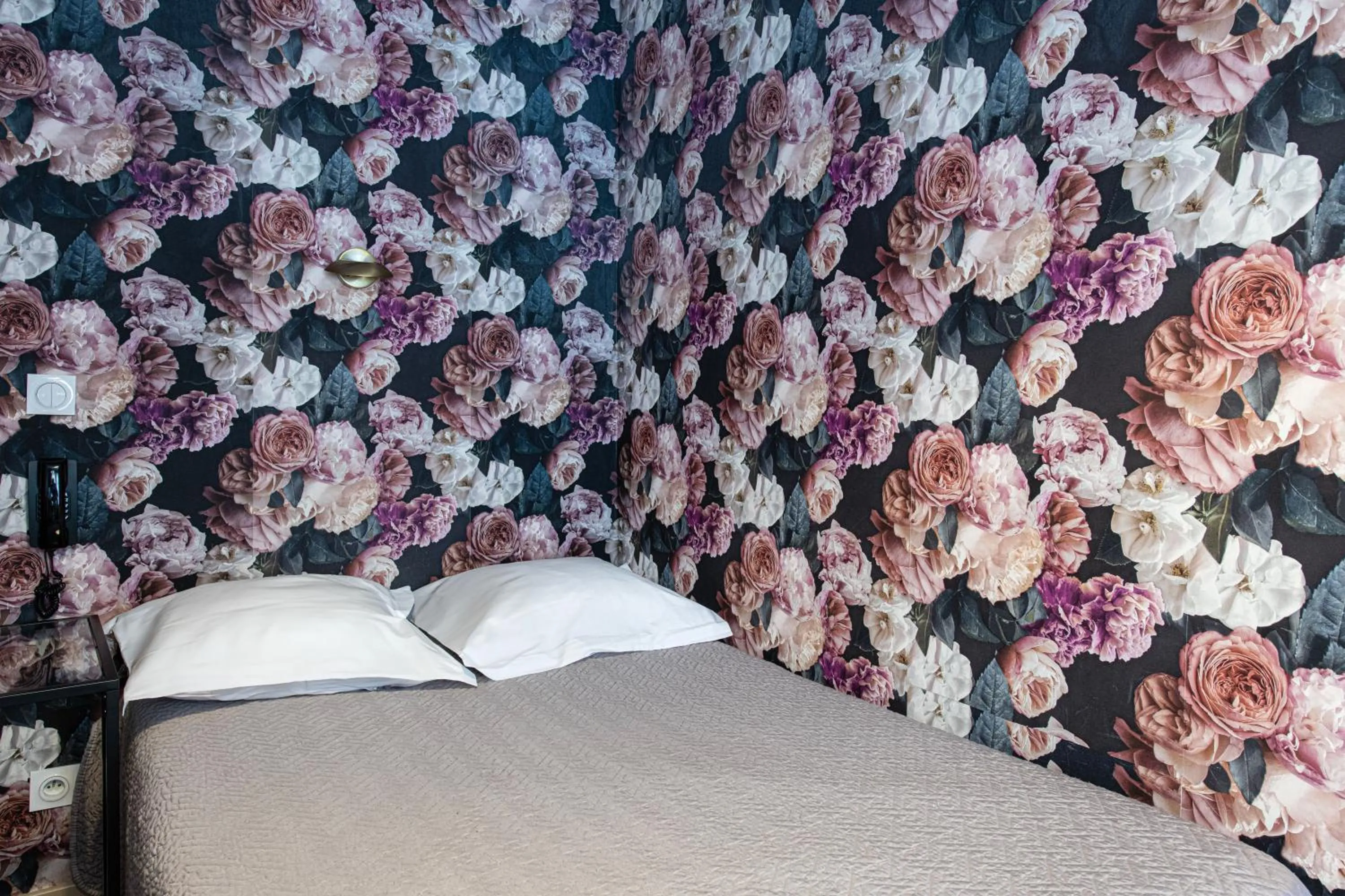 Bedroom, Bed in Grand Hôtel De Paris